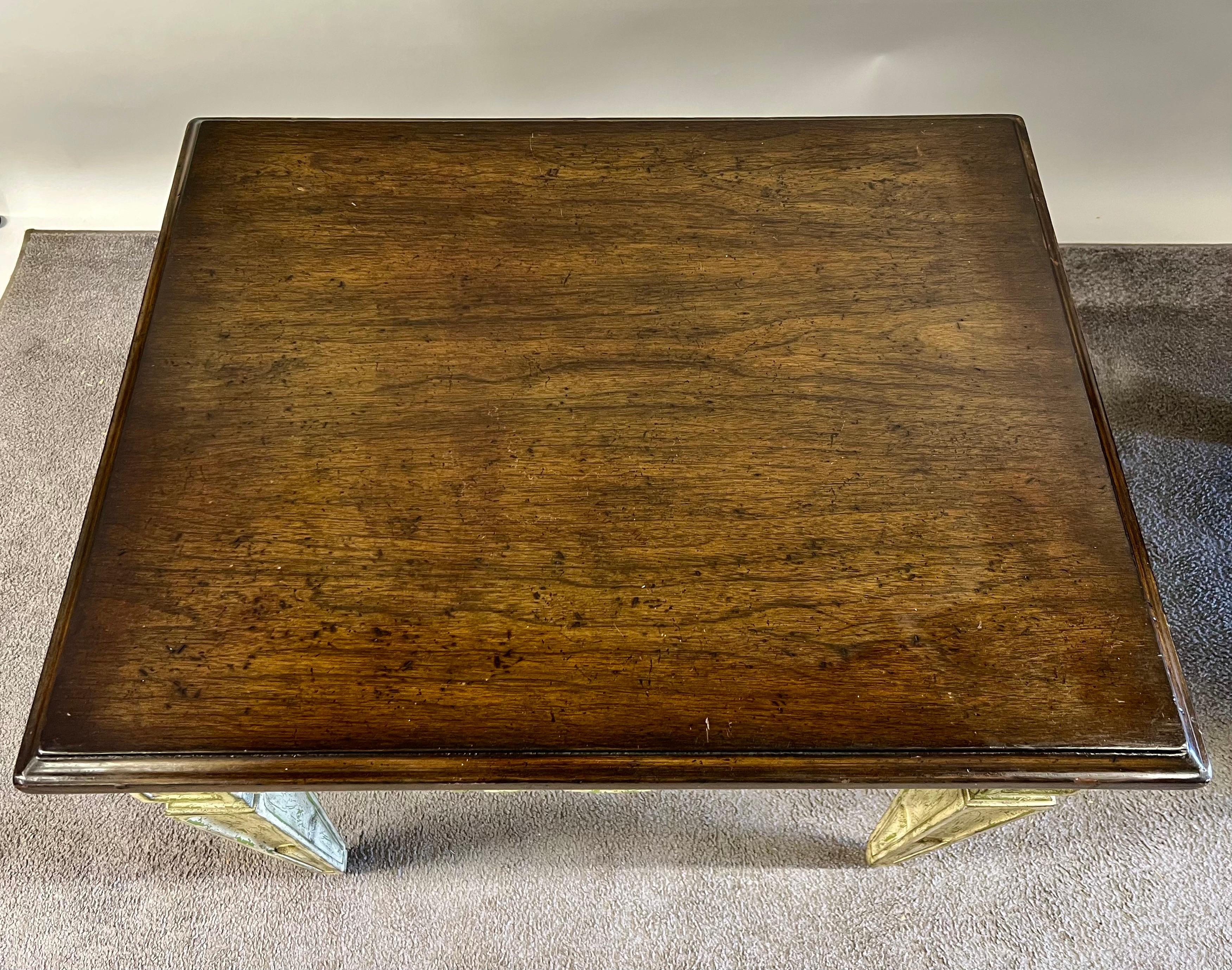 Table d'appoint ou d'extrémité française de style Louis XVI sculptée et finition vieillie verte en vente 5