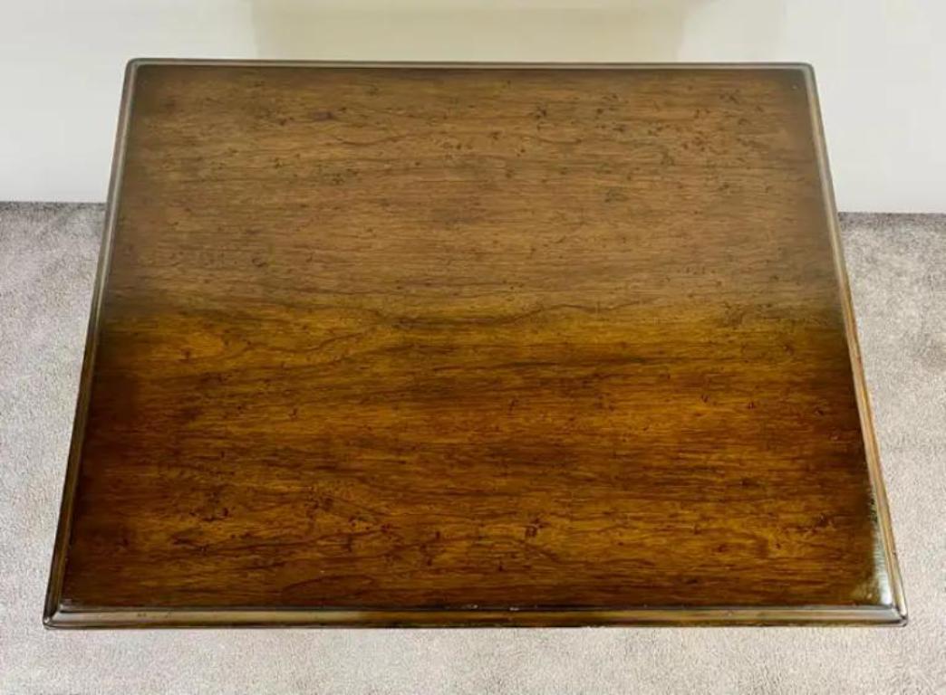 Table d'appoint ou d'extrémité française de style Louis XVI sculptée et finition vieillie verte en vente 1