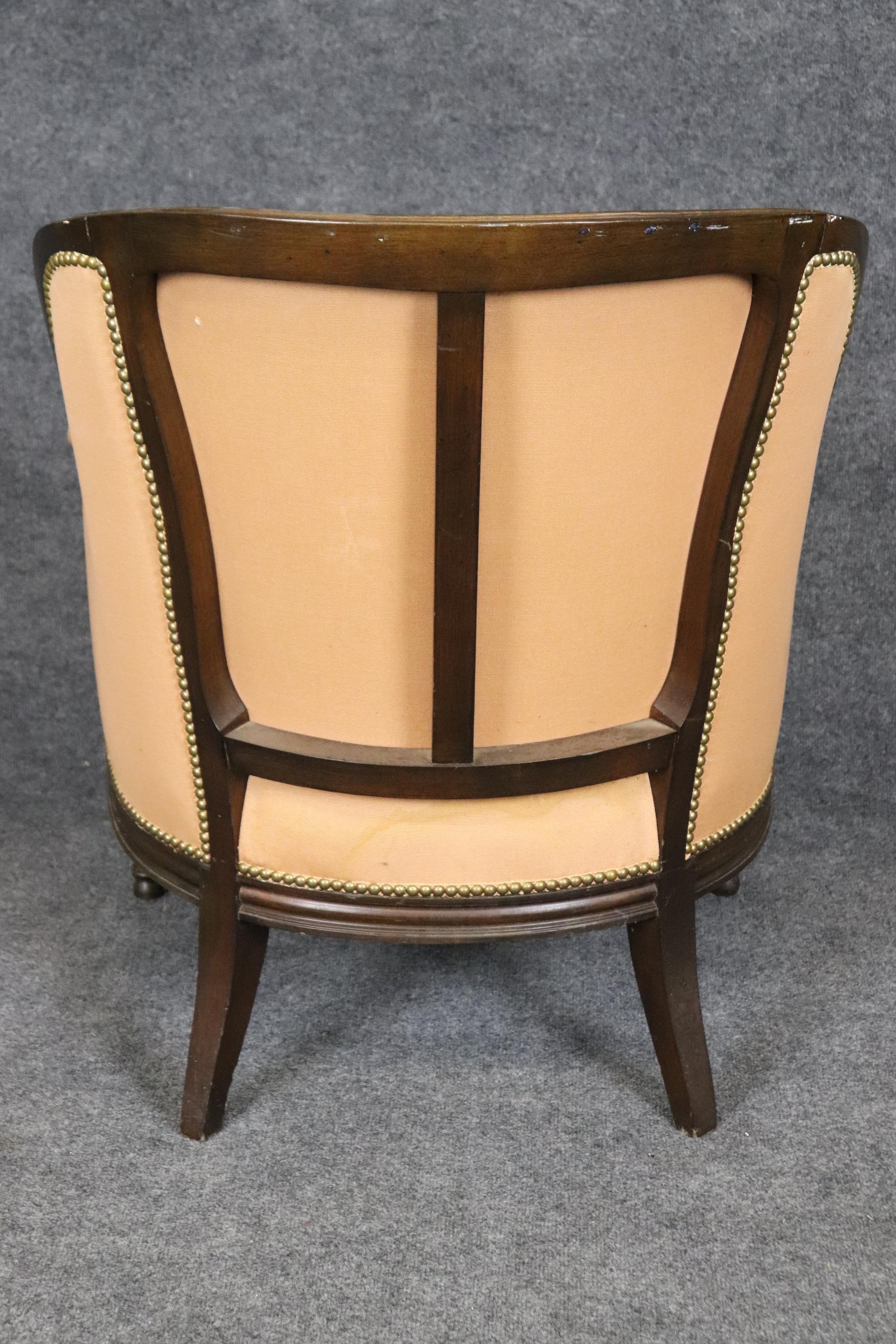 French Louis XVI Style Carved Bergere Chair with Pink Salmon Upholstery. For Sale 1