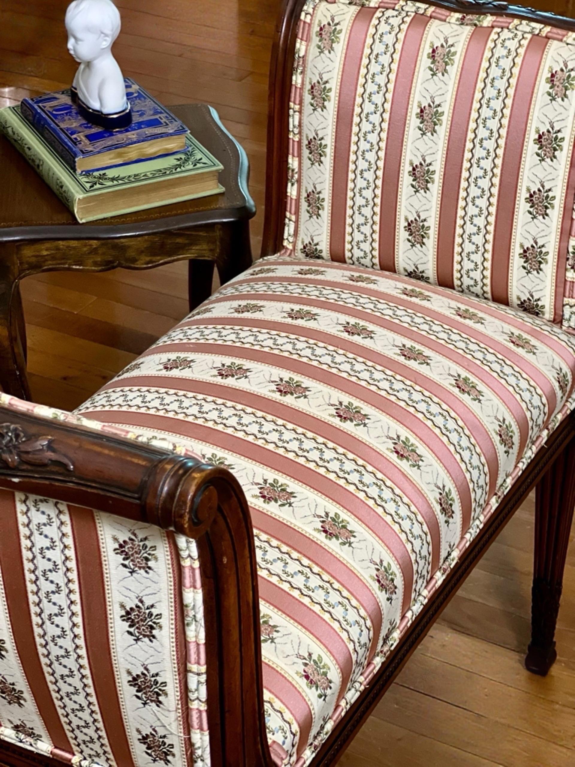 French Louis XVI Style Carved Mahogany Upholstered Bench For Sale 11