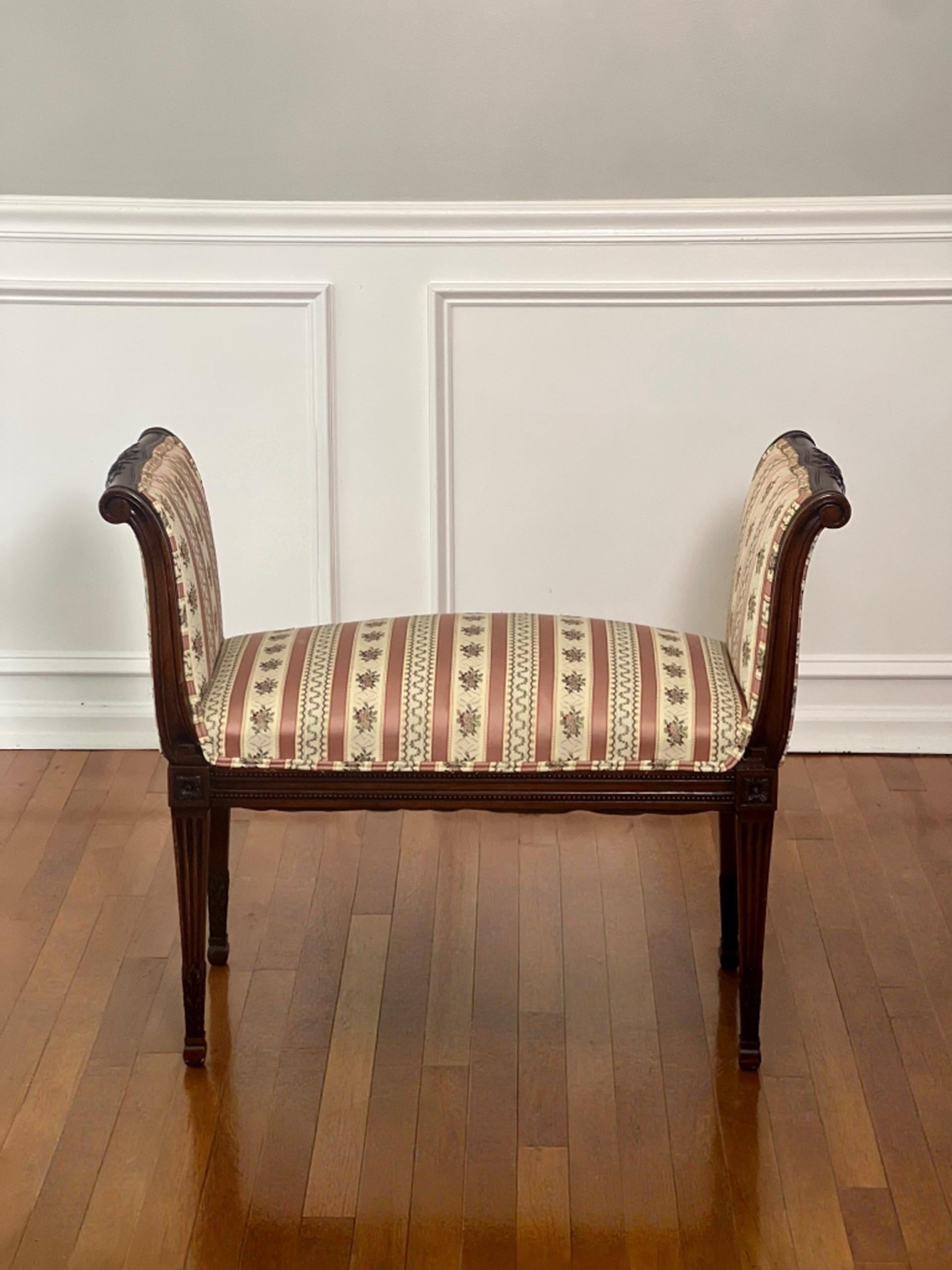 20th Century French Louis XVI Style Carved Mahogany Upholstered Bench For Sale