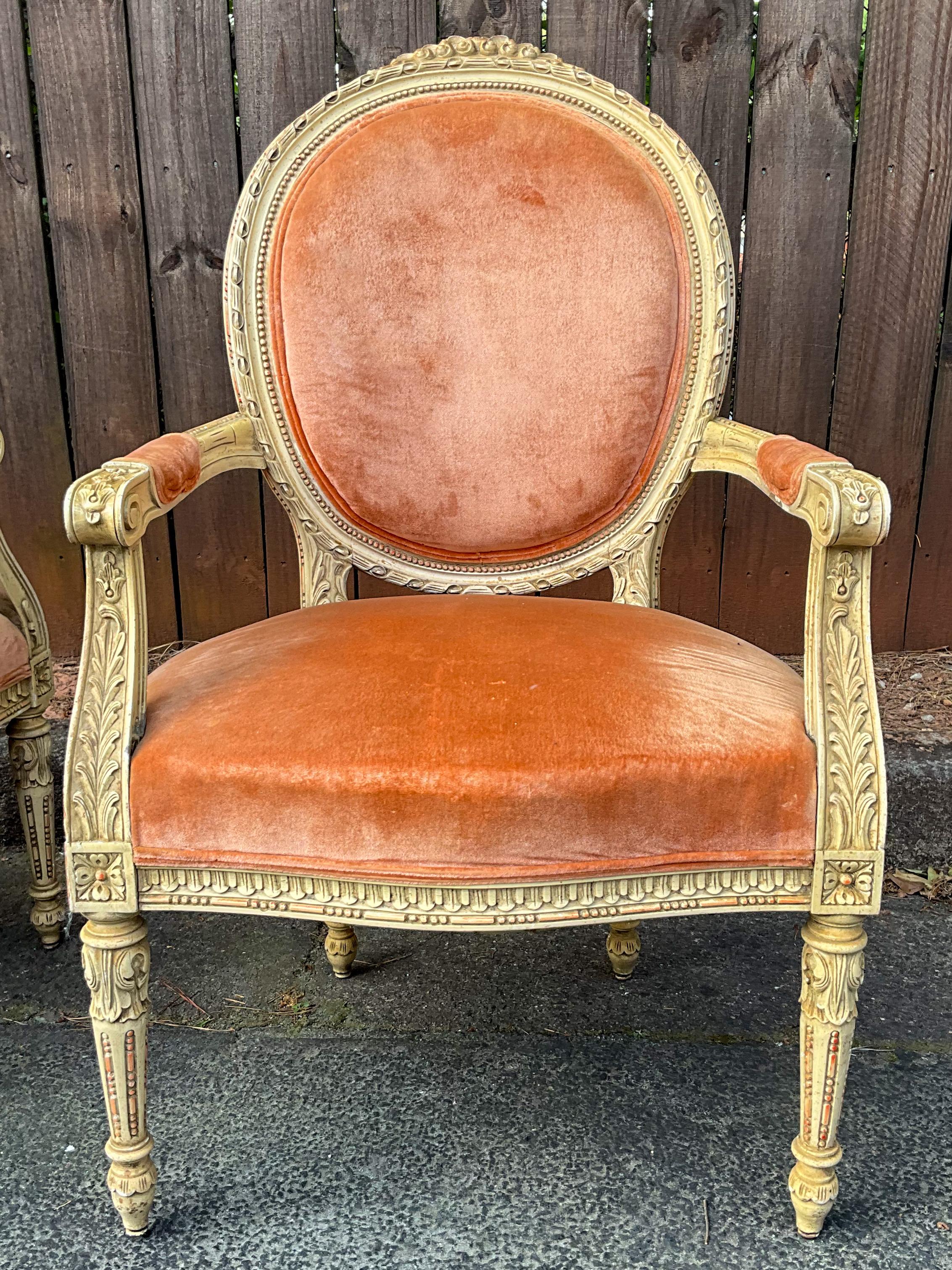 French Louis XVI Style Carved & Painted Bergere Chairs In Velvet - Pair For Sale 4