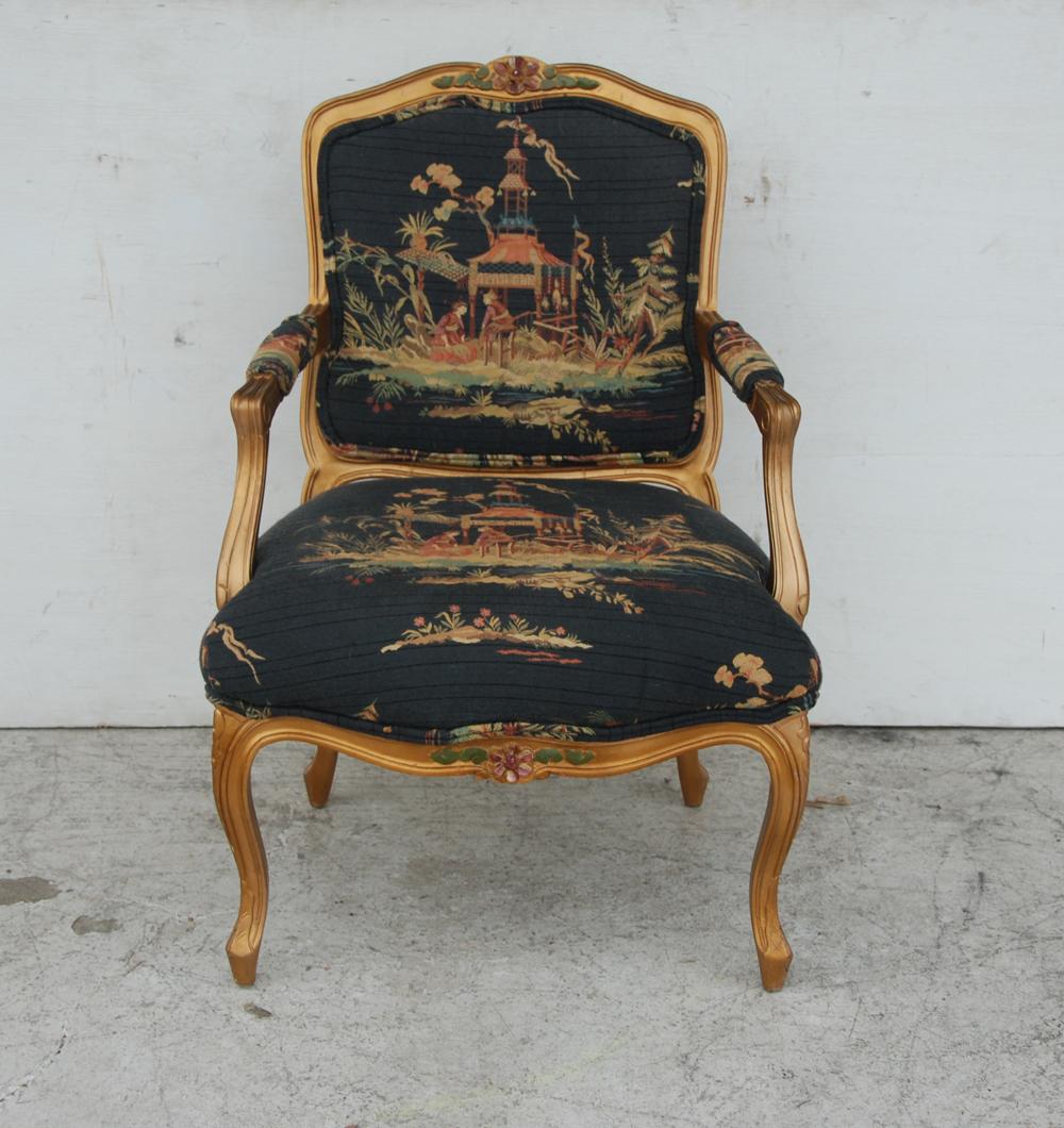 French Louis XVI Style Carved Wood and Chinoiserie Print Armchair In Good Condition In Pasadena, TX