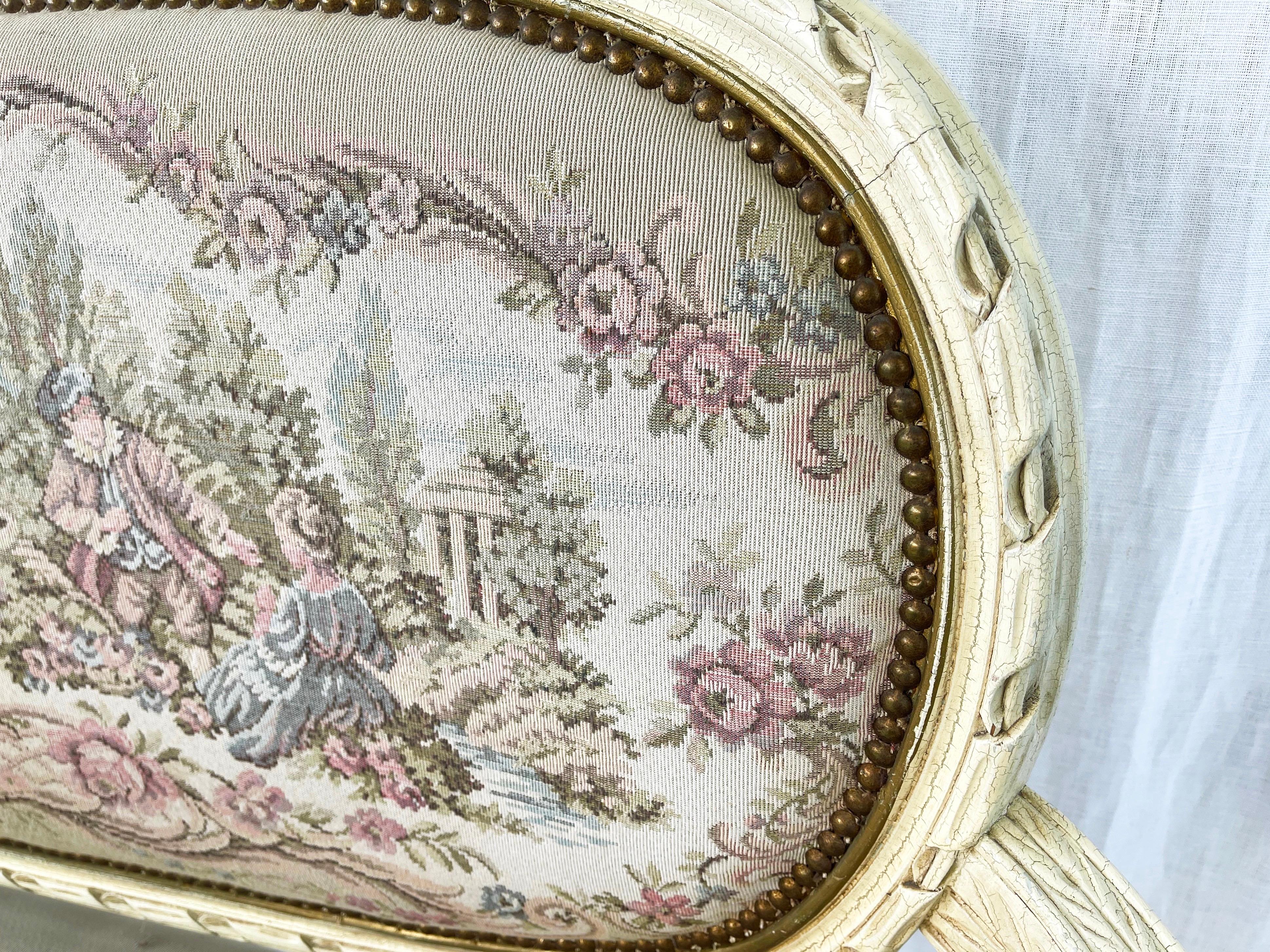 Canapé et paire de fauteuils en bois sculpté de style Louis XVI, Vintage en vente 4