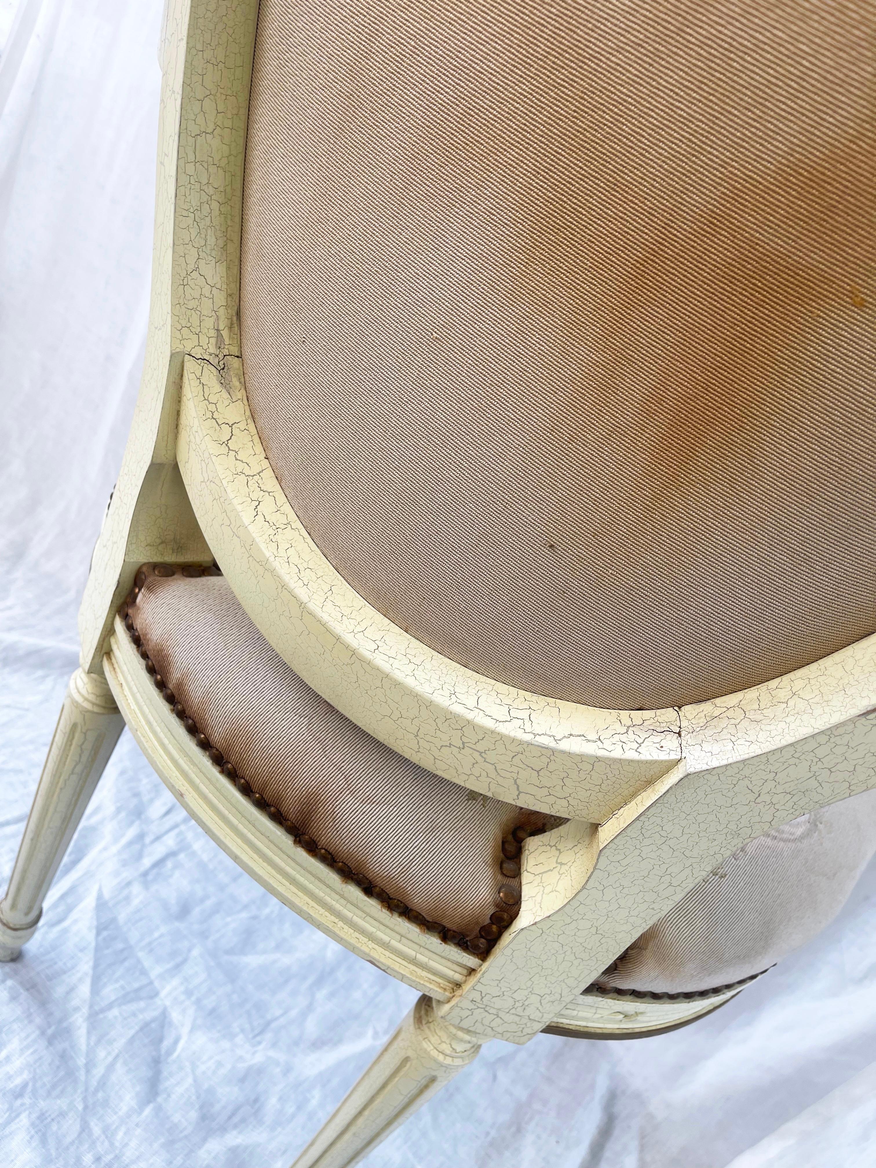Canapé et paire de fauteuils en bois sculpté de style Louis XVI, Vintage en vente 13