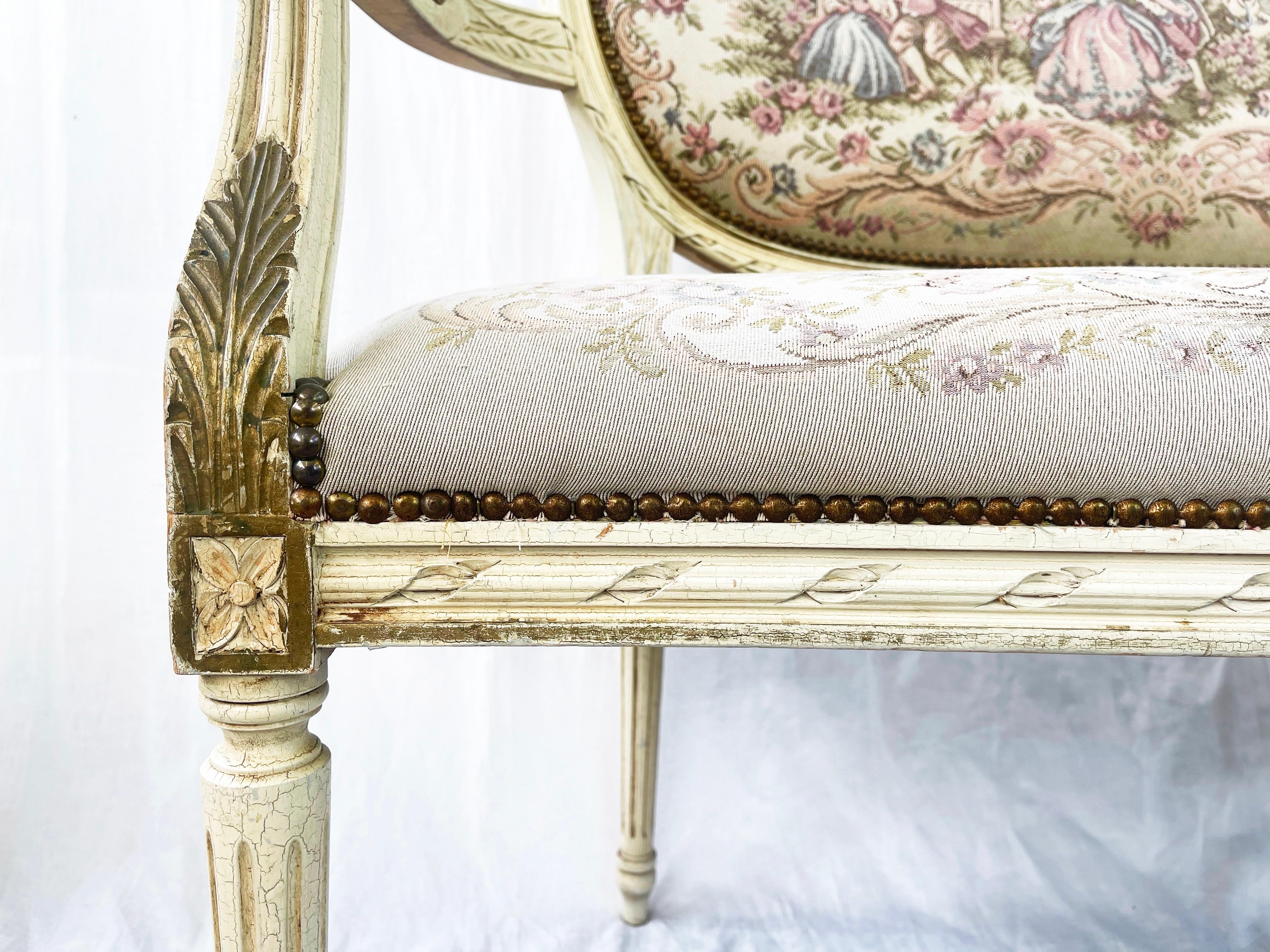 Canapé et paire de fauteuils en bois sculpté de style Louis XVI, Vintage en vente 1