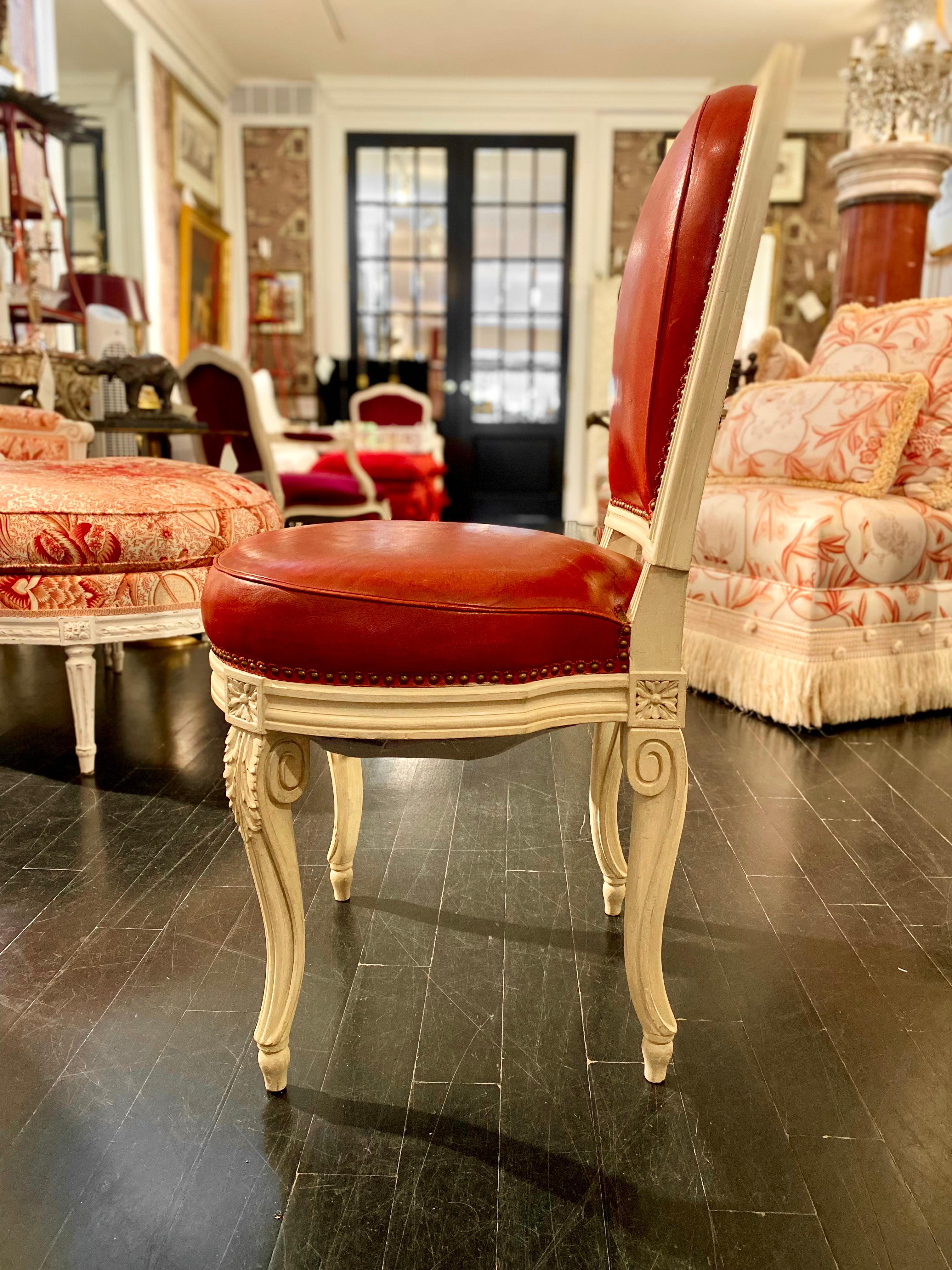Französische Stühle im Louis-XVI.-Stil nach Jacob, möglicherweise Maison Jansen (20. Jahrhundert) im Angebot