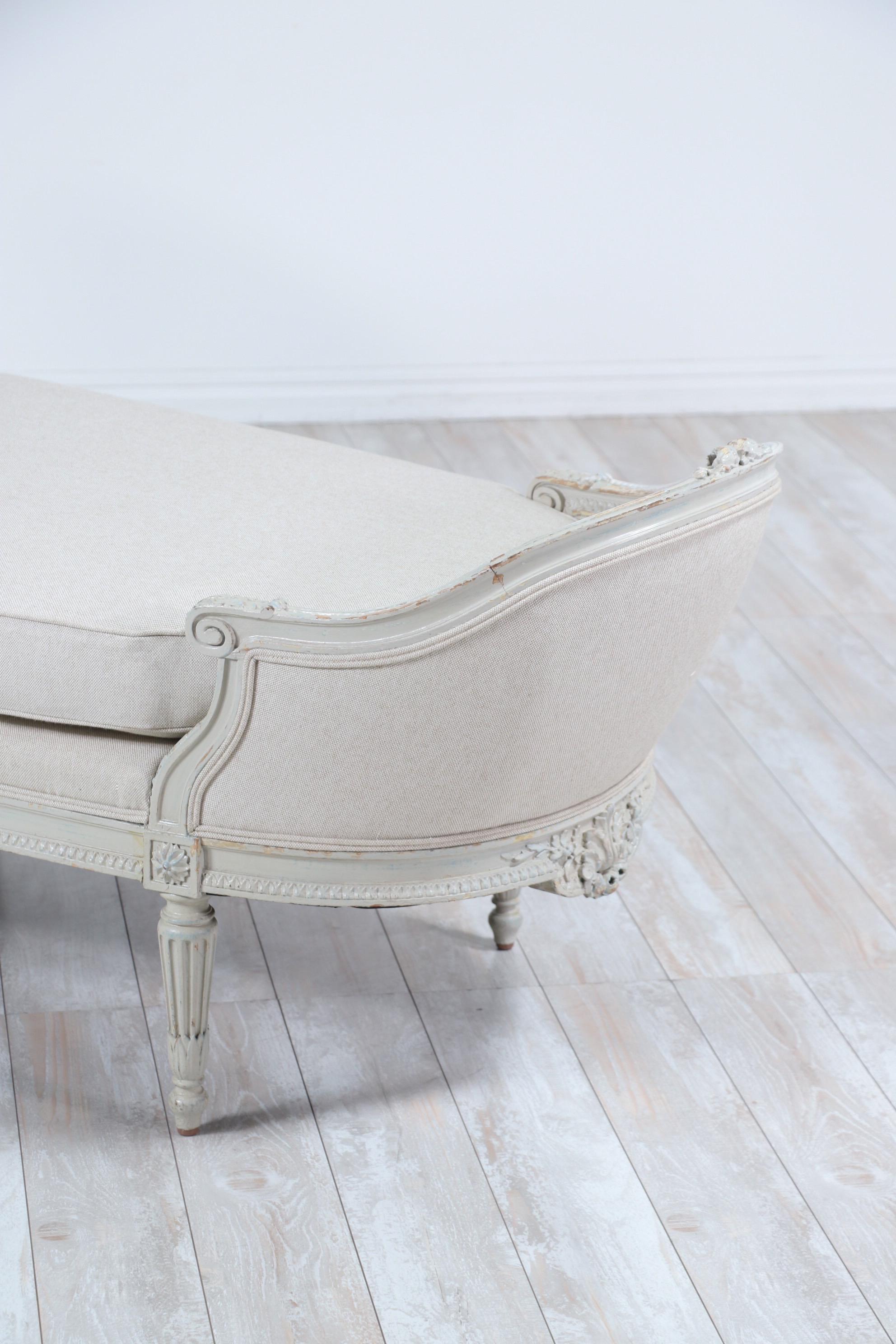 French Louis XVI-Style Chaise Lounge 1