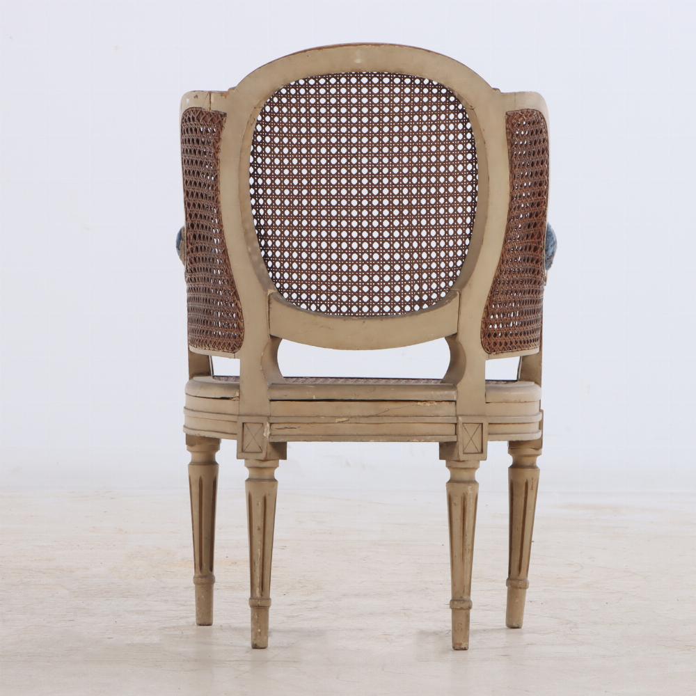 Canne Chaise bergère peinte de style Louis XVI, taille enfant,  C 1930. en vente