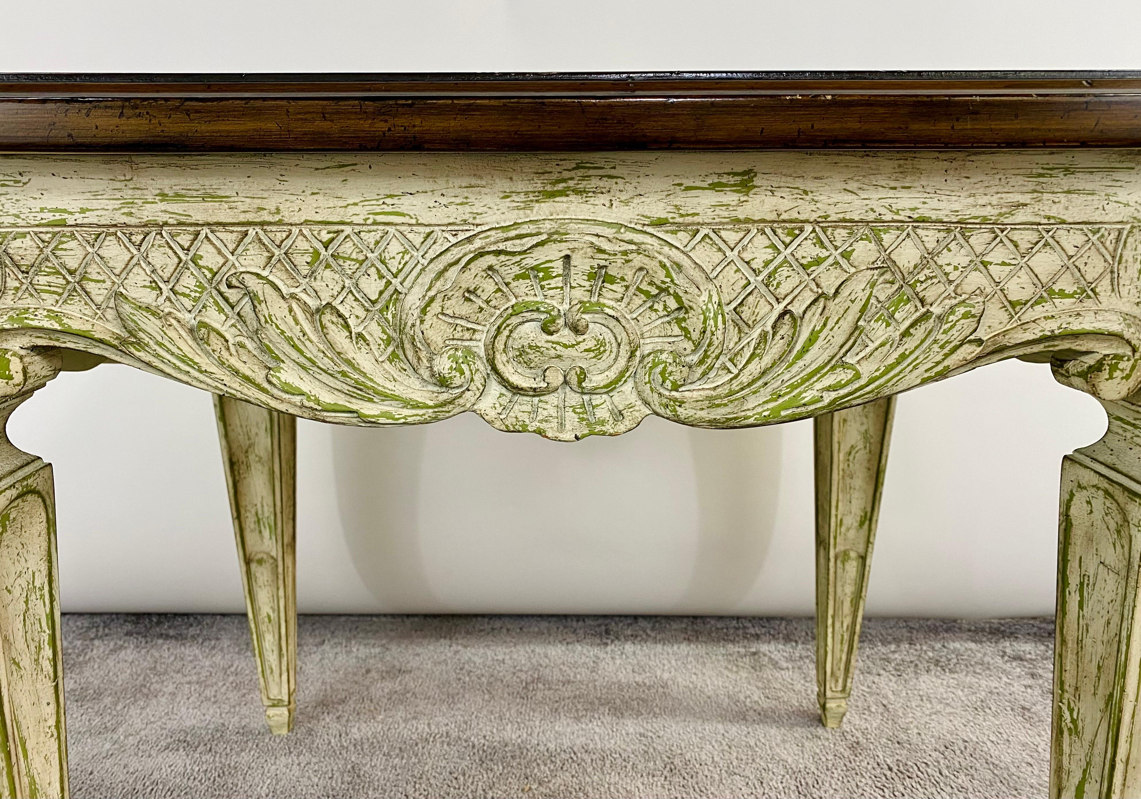 French Louis XVI Style Carved and Distressed Finish Side or End Table In Good Condition For Sale In Plainview, NY