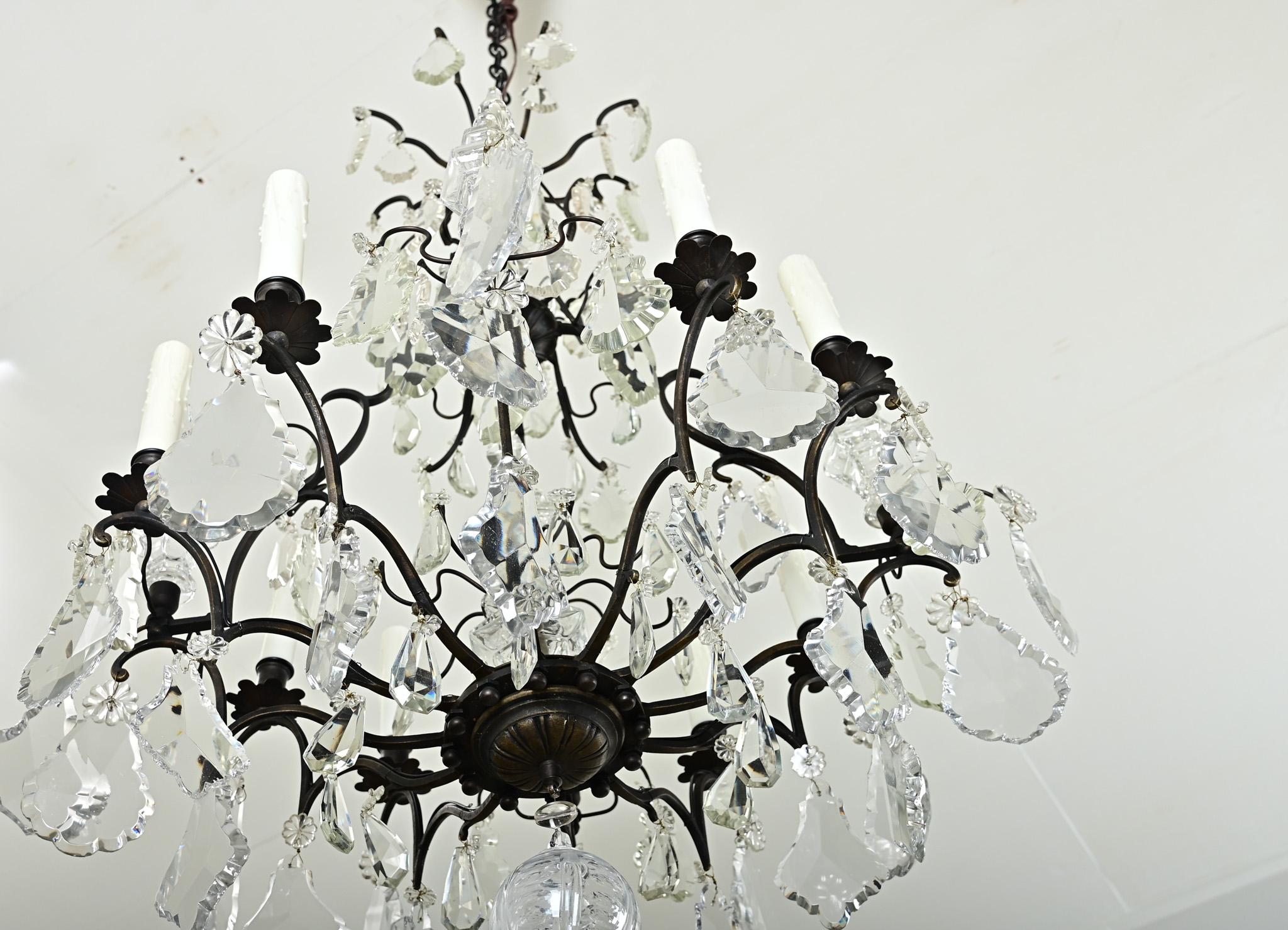 Lampadario di cristallo francese in stile Luigi XVI in vendita 3