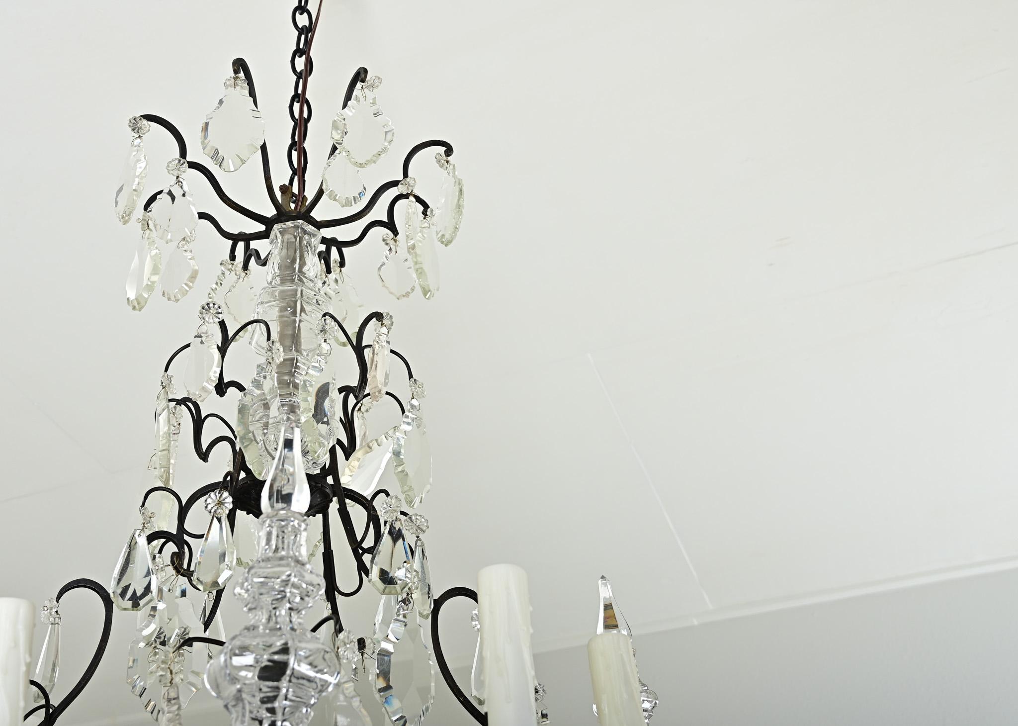 Lampadario di cristallo francese in stile Luigi XVI in vendita 6