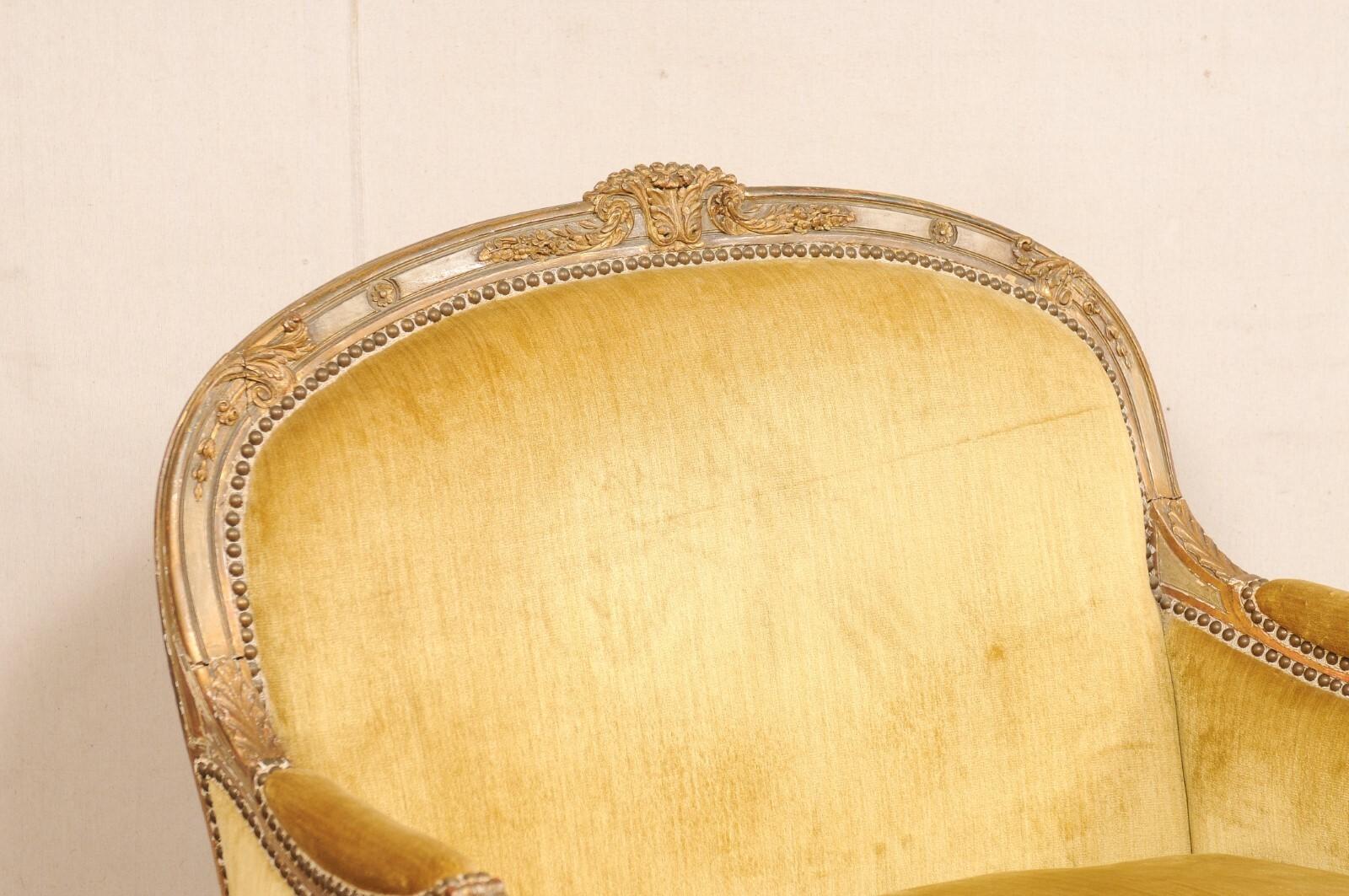 French Louis XVI Style Cut-Velvet Marquise In Good Condition For Sale In Atlanta, GA