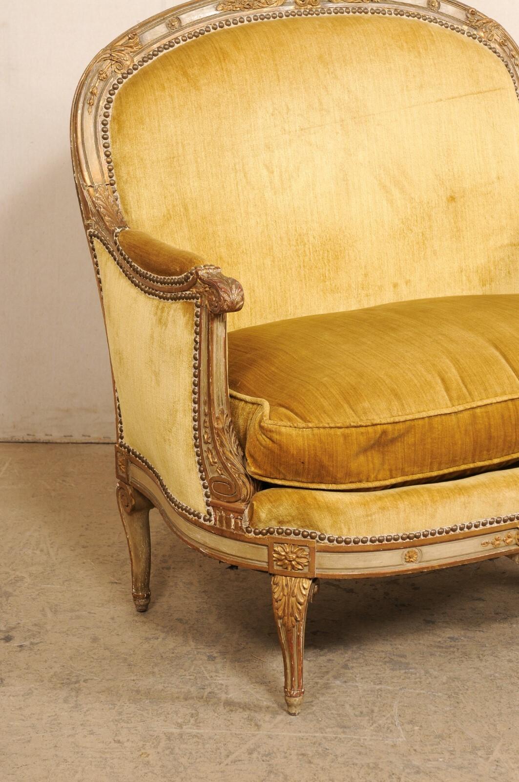 French Louis XVI Style Cut-Velvet Marquise For Sale 2