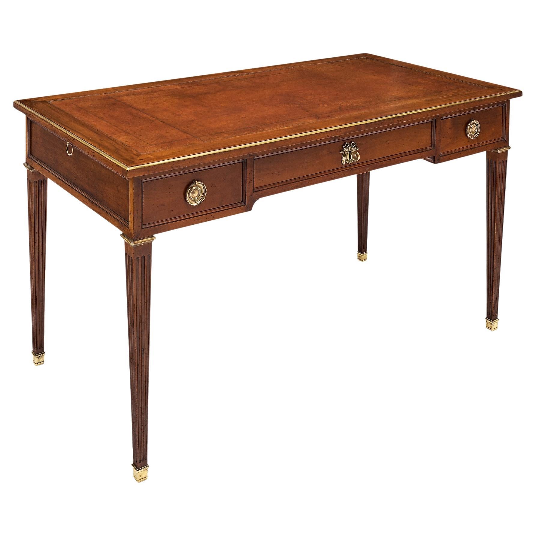 Bureau français de style Louis XVI