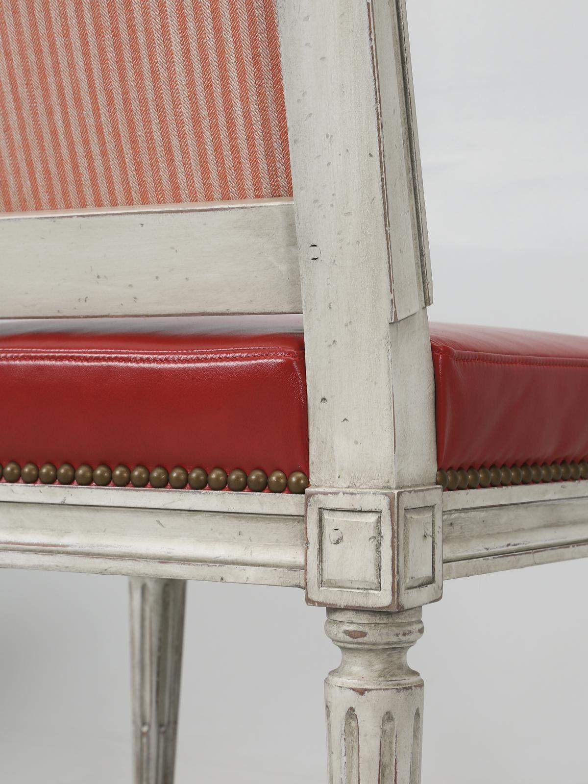 Chaises de salle à manger françaises de style Louis XVI fabriquées à la main en France, tapissées à Chicago en vente 5