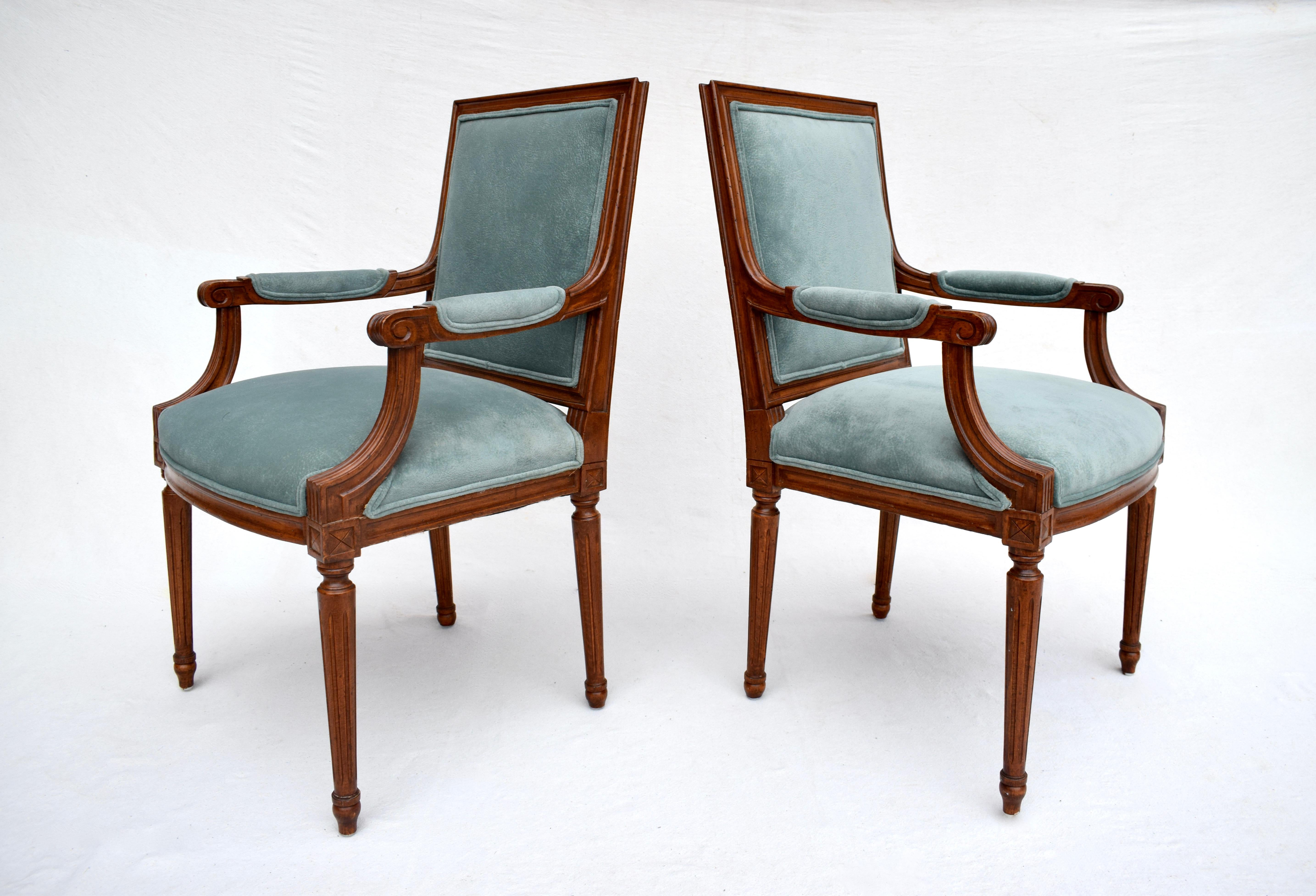 French Louis XVI Style Dining Chairs Set of 8 In Good Condition In Southampton, NJ