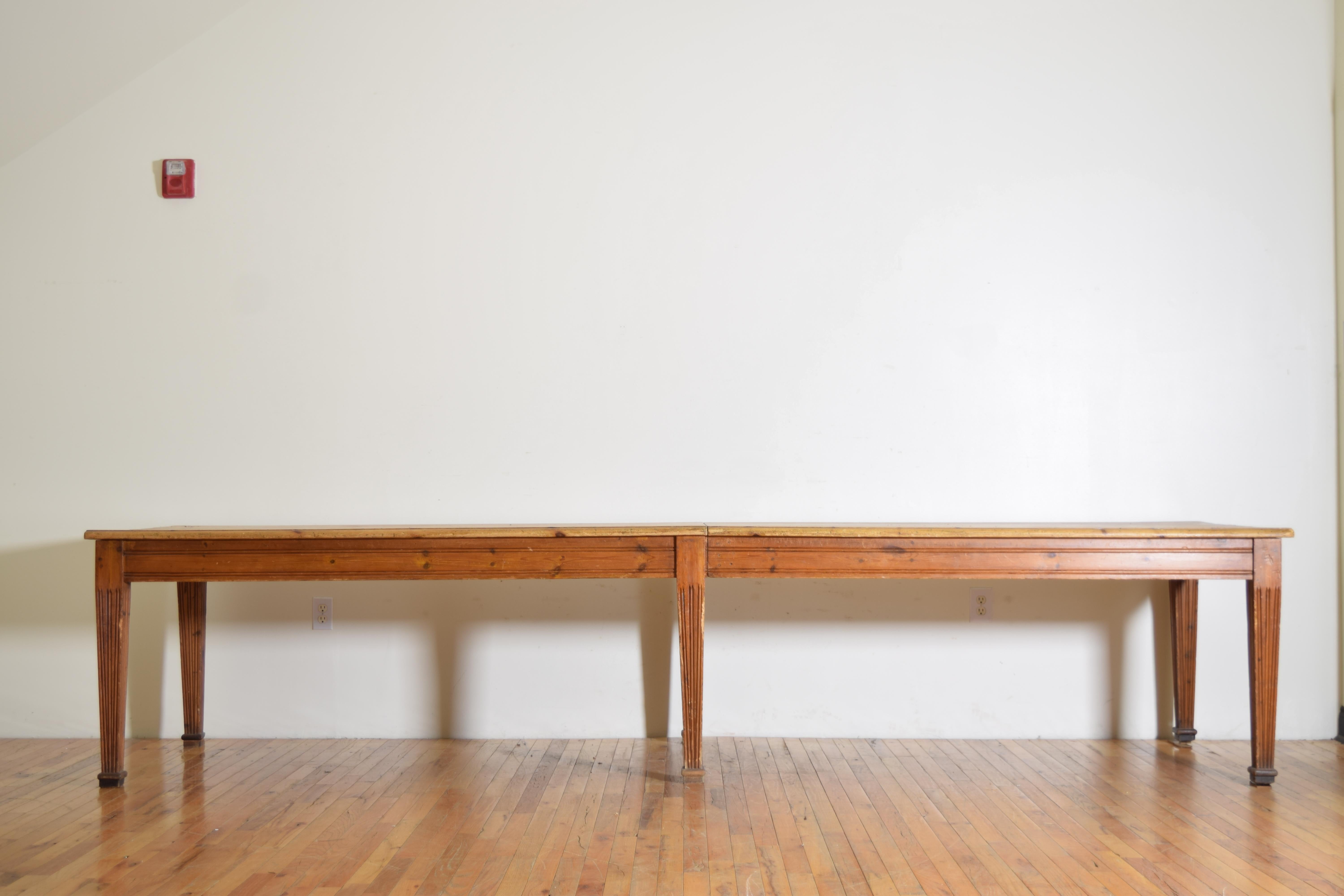 Early 20th Century French Louis XVI Style Draper's or Work Table in Pinewood, ca. 1900