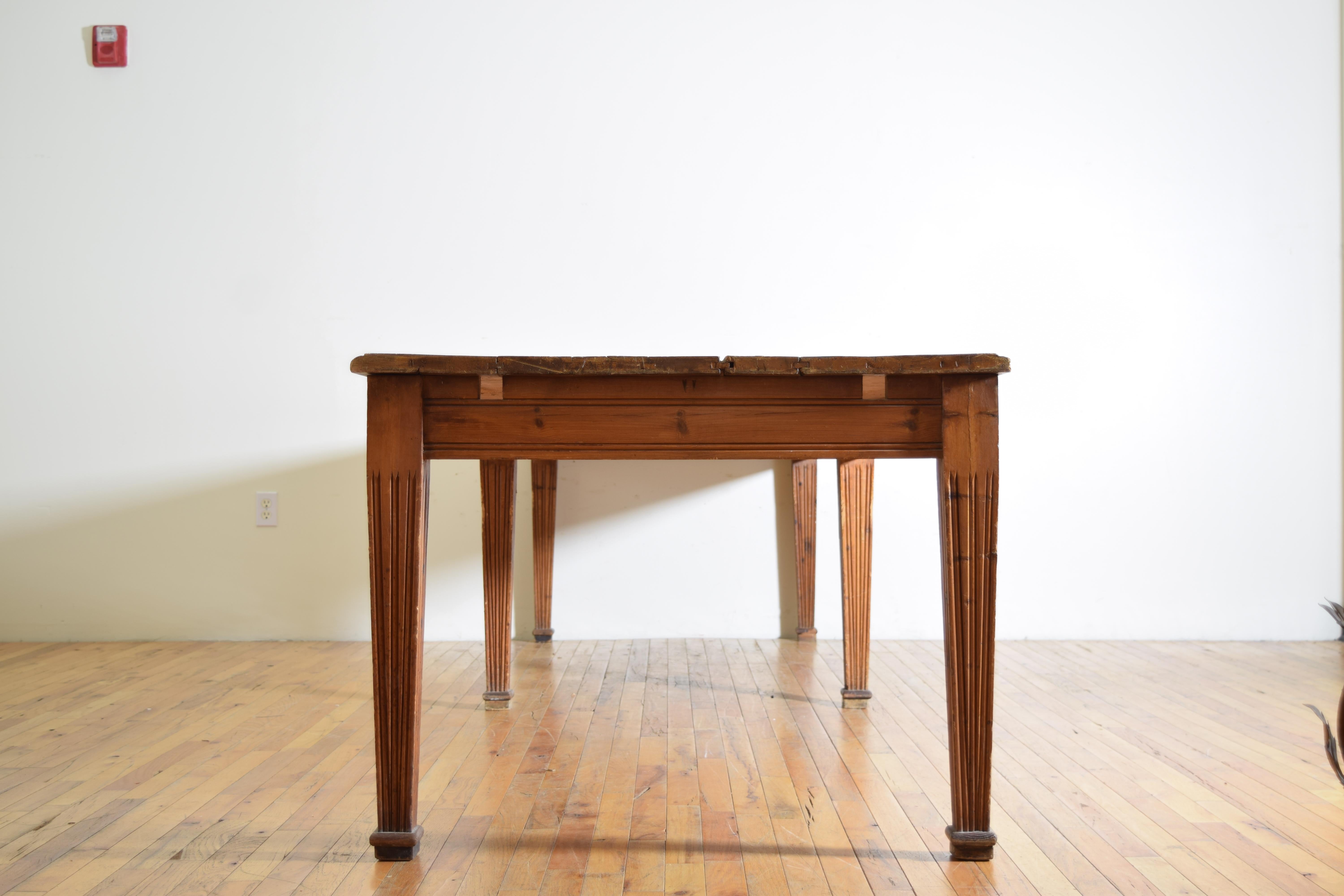 French Louis XVI Style Draper's or Work Table in Pinewood, ca. 1900 1