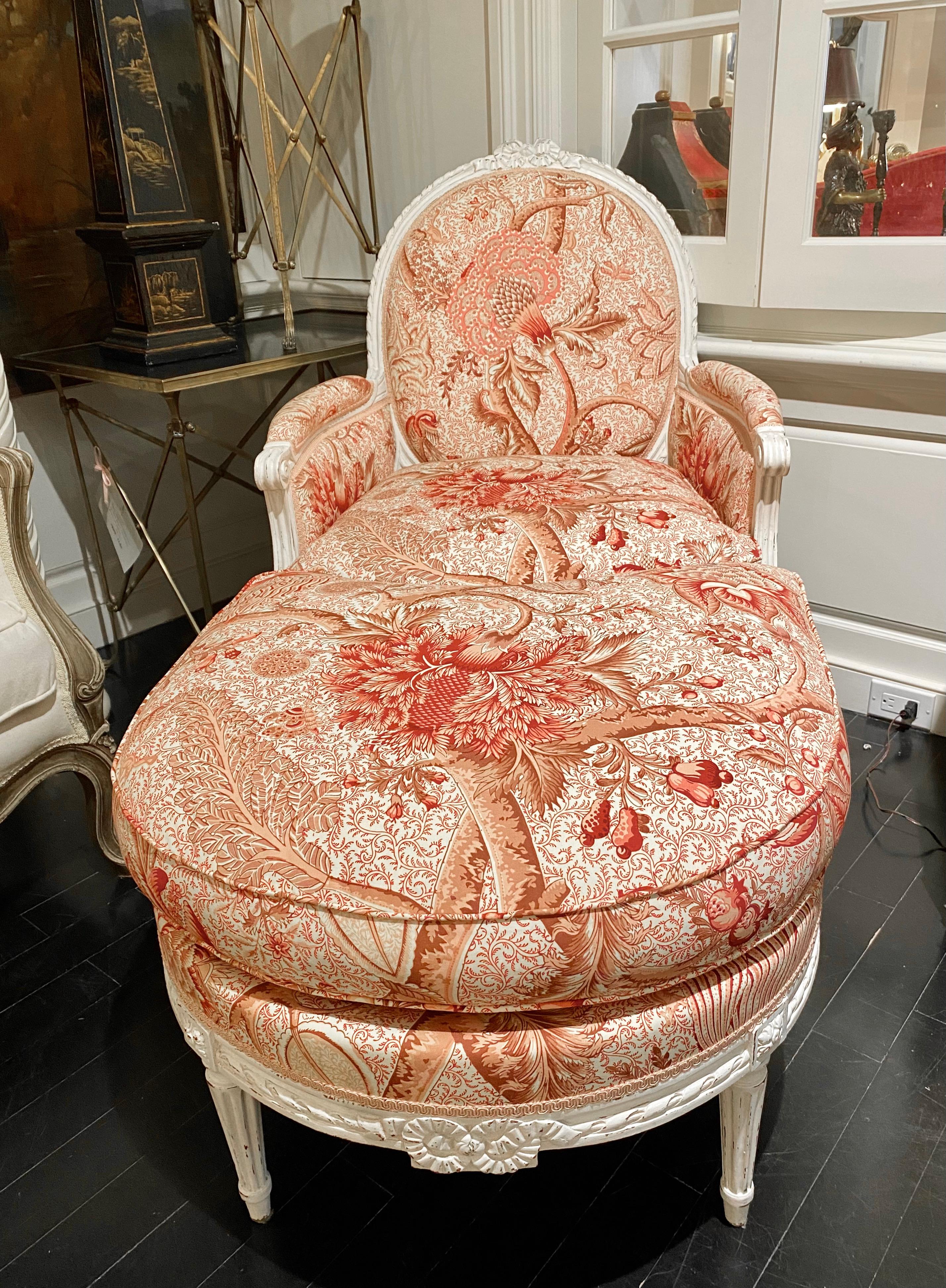 French Louis XVI Style Duchesse Brisée Chaise Upholstered in Braquenié Toile 8