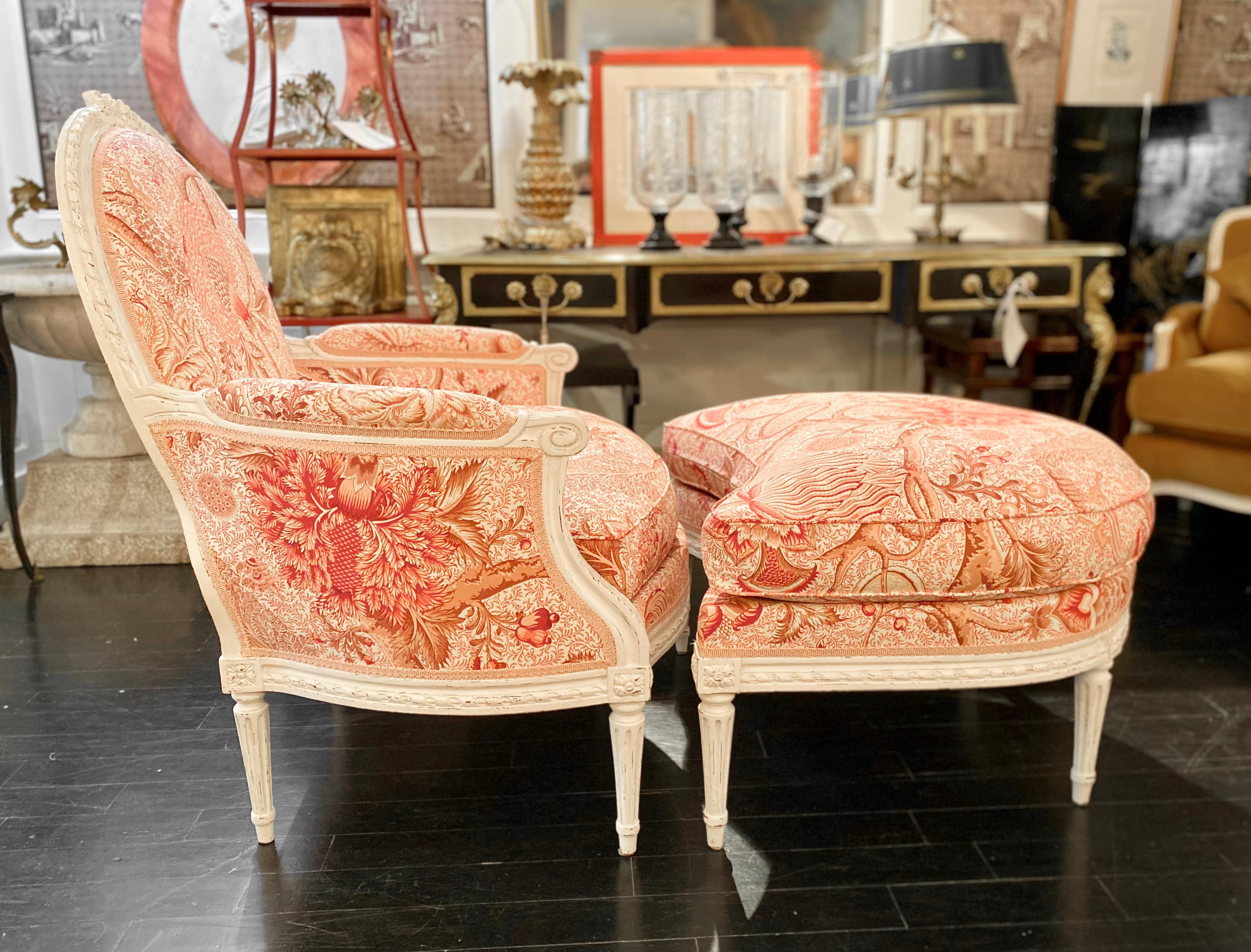 French Louis XVI style Duchesse Brisée Chaise, including a Bergère Armchair and Matching fitted Ottoman, upholstered in classic Braquenié Cotton Toile. Deep and comfortable, Classic French chic.

Dimensions: 39.5 H x 29.5 W x 57 D
Seat height 20