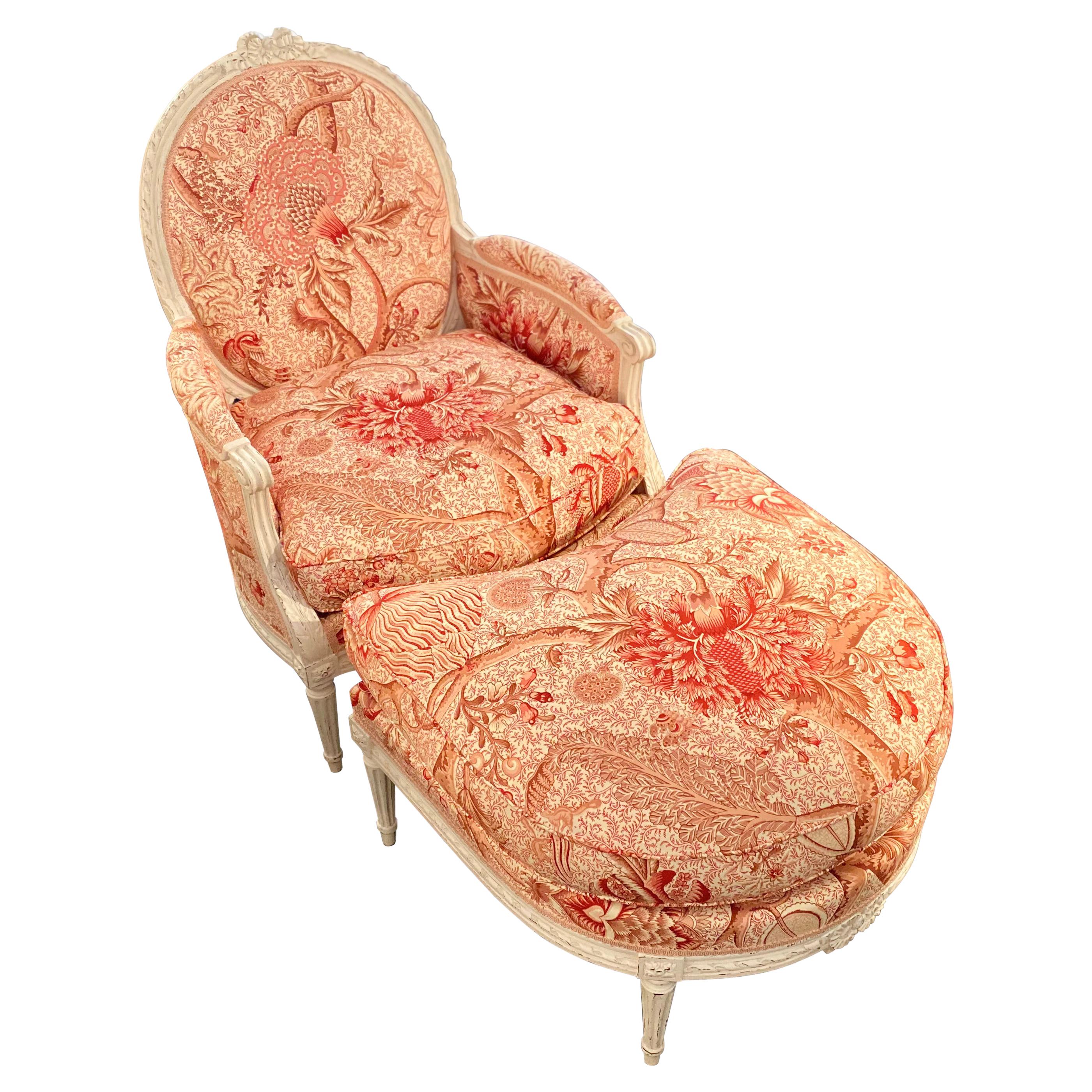 French Louis XVI Style Duchesse Brisée Chaise Upholstered in Braquenié Toile