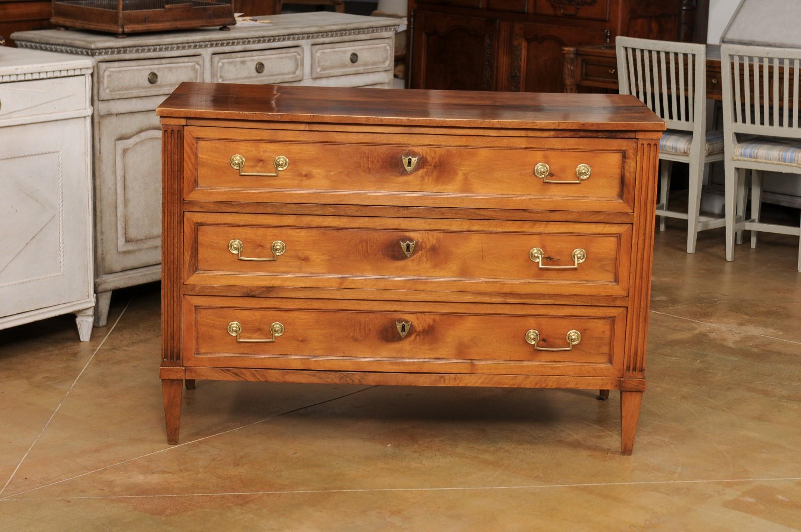 French Louis XVI Style Early 19th Century Walnut Commode with Three Drawers For Sale 5