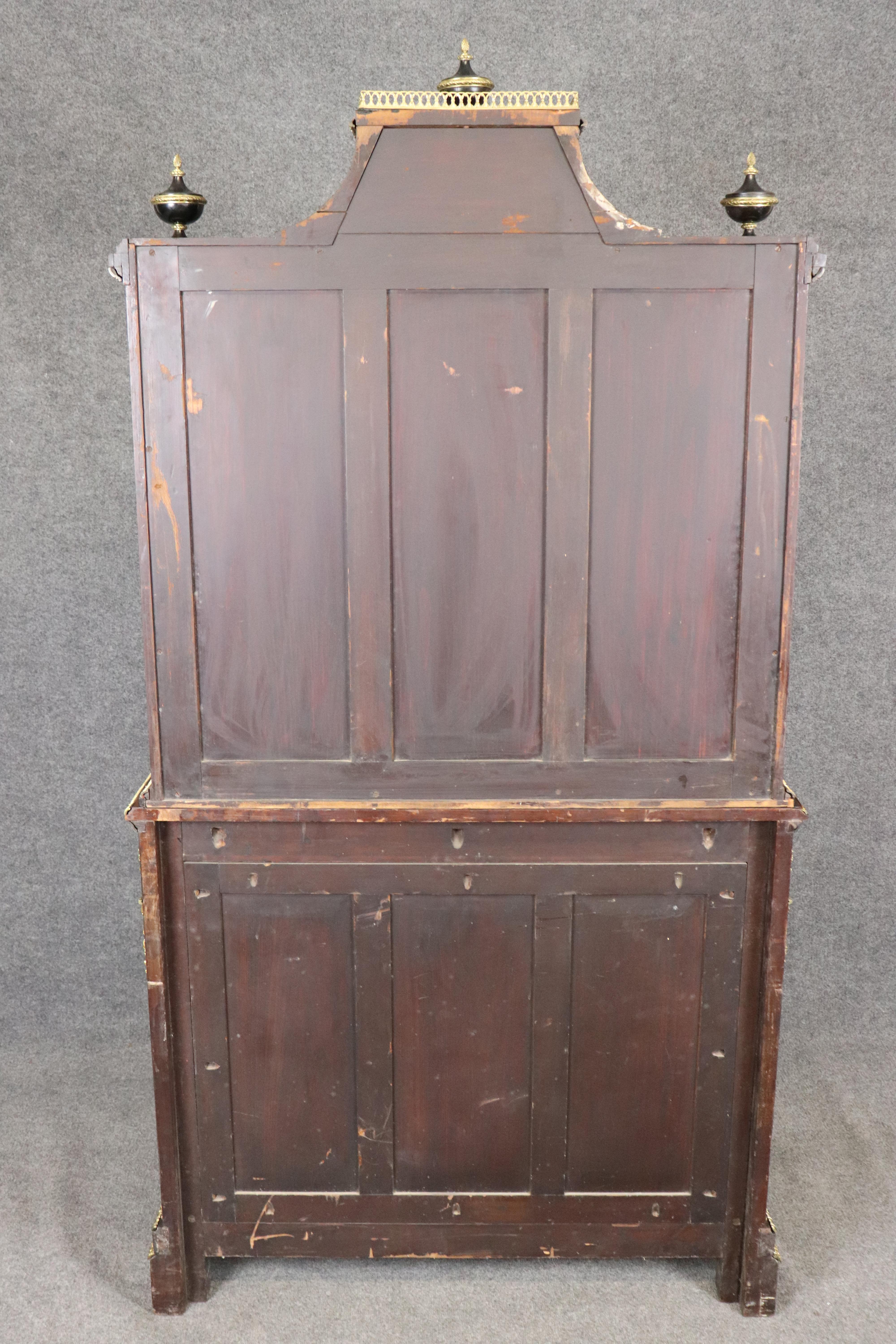 Fin du XIXe siècle Cabinet de style Louis XVI en bronze et ébonite avec plaques de porcelaine Att Roulin en vente