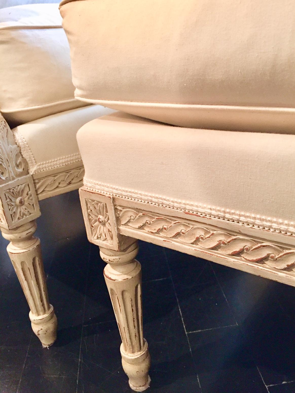 French Louis XVI Style Footstool Repose Pied, Trianon Grey In Excellent Condition In Montreal, Quebec