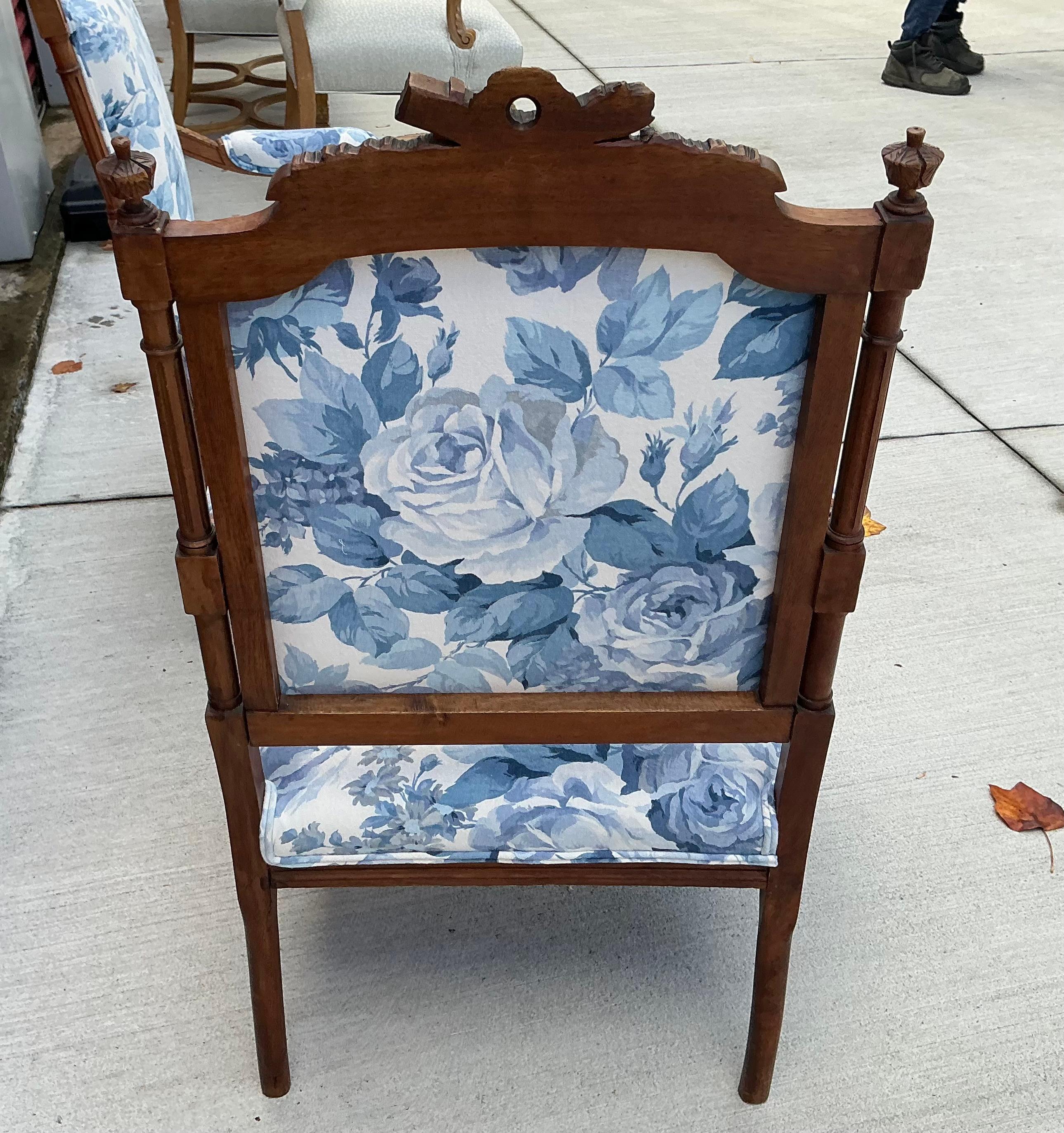 French Louis XVI Style Fruitwood Bergere Chairs Blue & White Floral - Pair For Sale 7