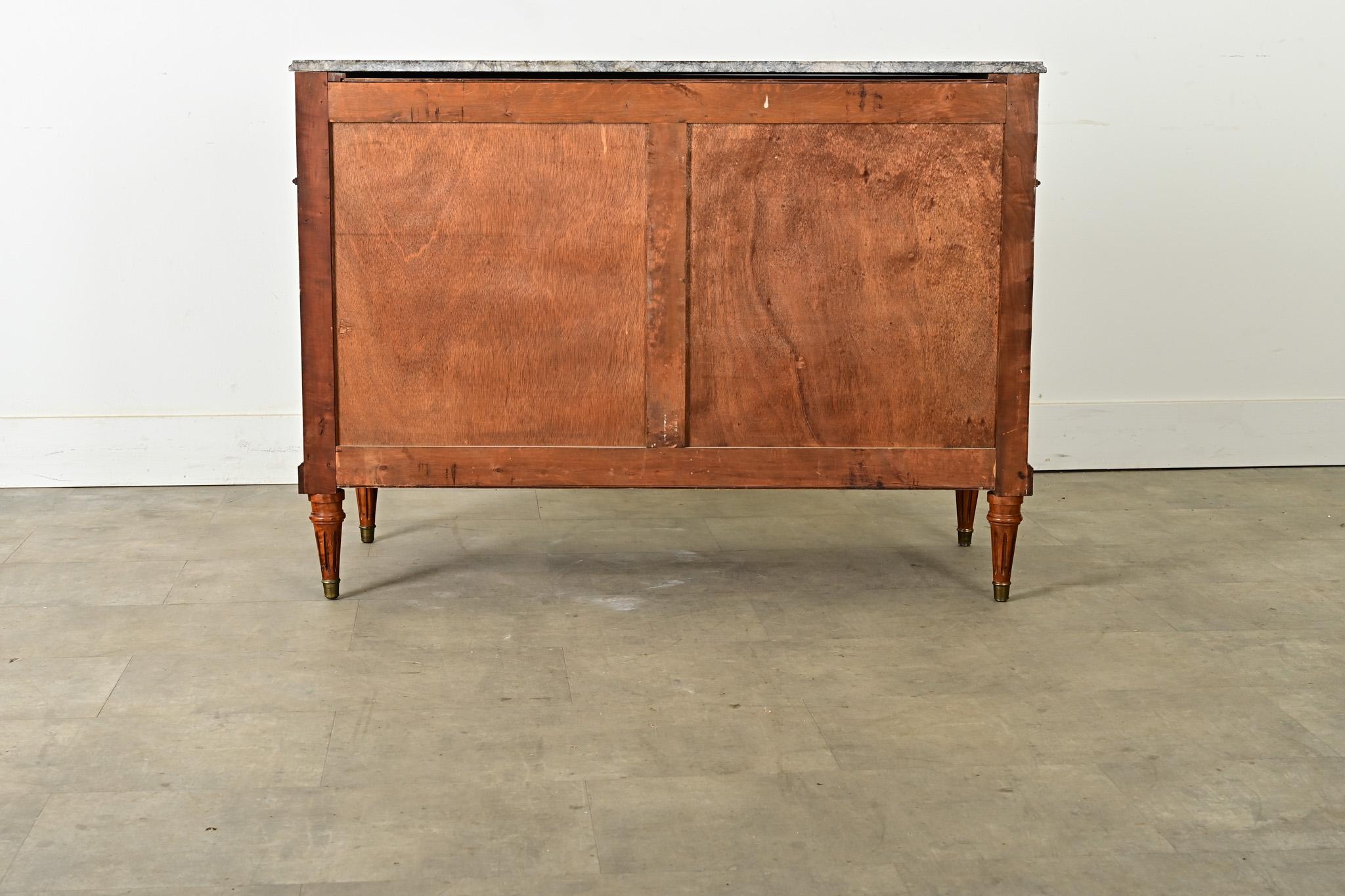 Commode francese in legno e marmo in stile Luigi XVI in vendita 3