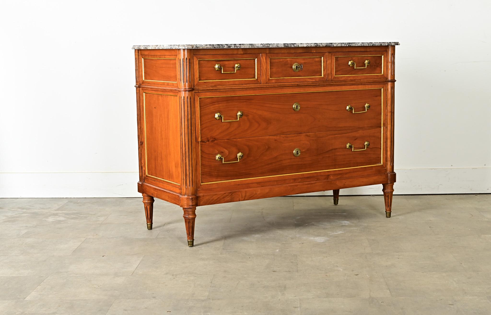 Commode francese in legno e marmo in stile Luigi XVI in vendita 2