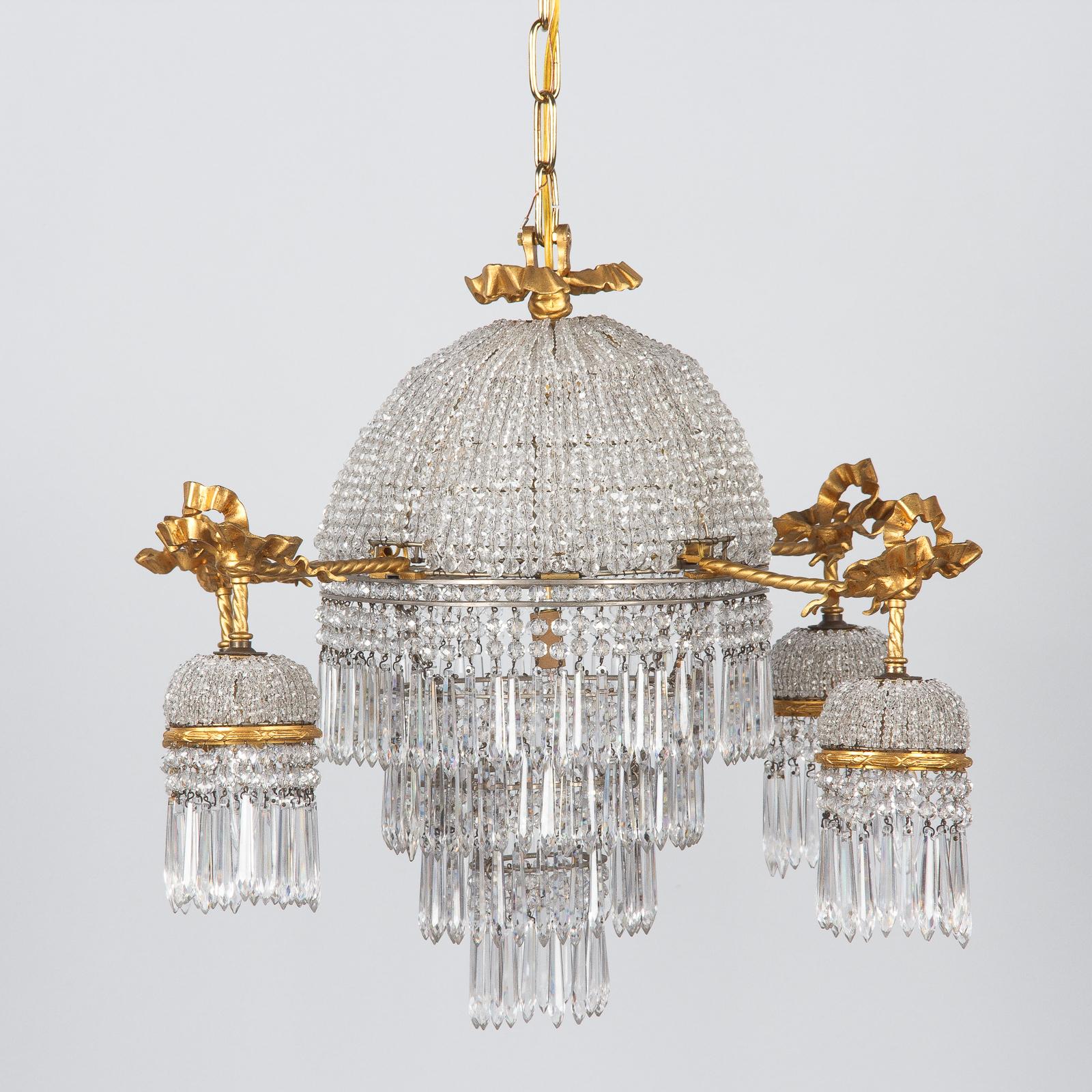French Louis XVI Style Gilded Bronze and Crystal 5-Light Chandelier, 1900s 6