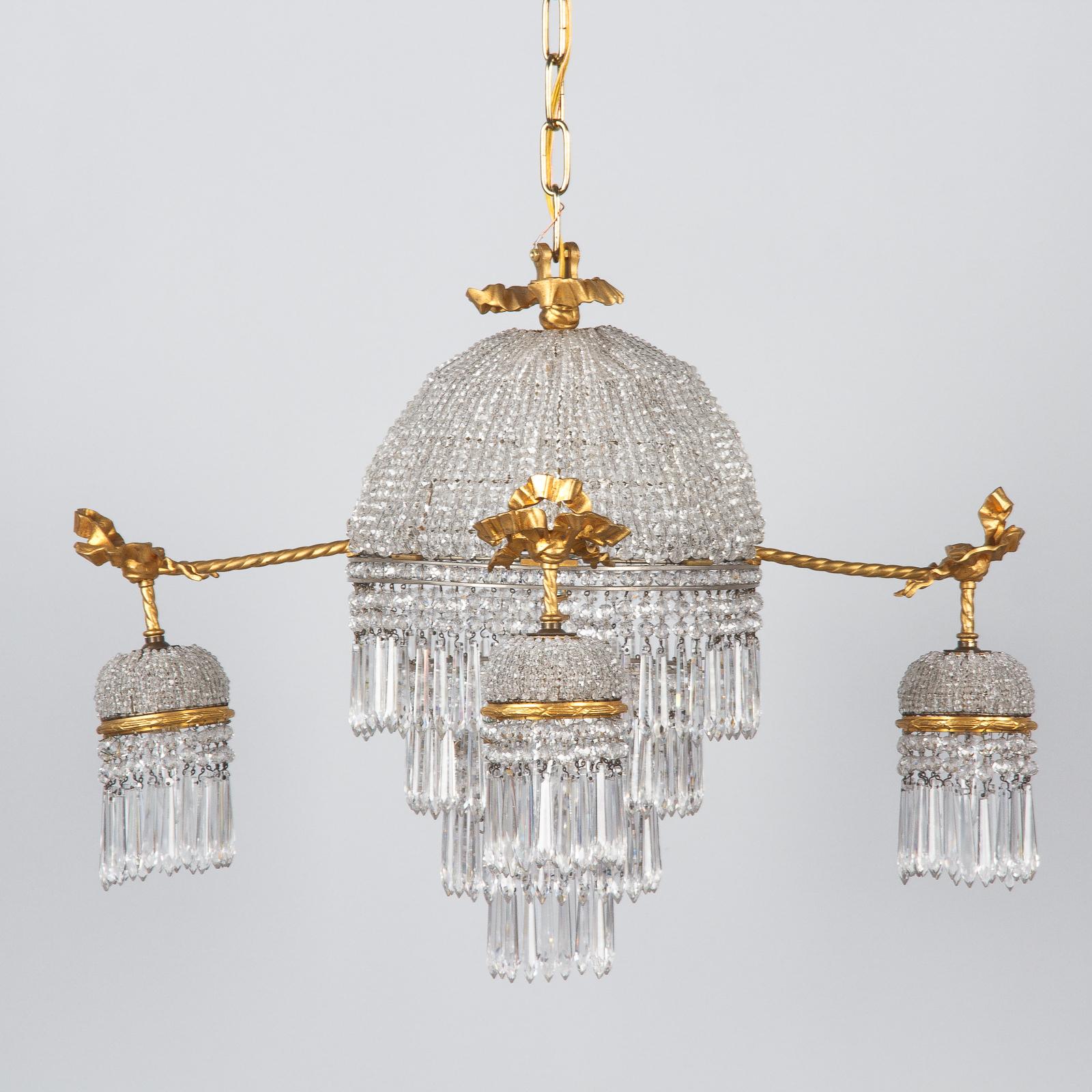 French Louis XVI Style Gilded Bronze and Crystal 5-Light Chandelier, 1900s 7