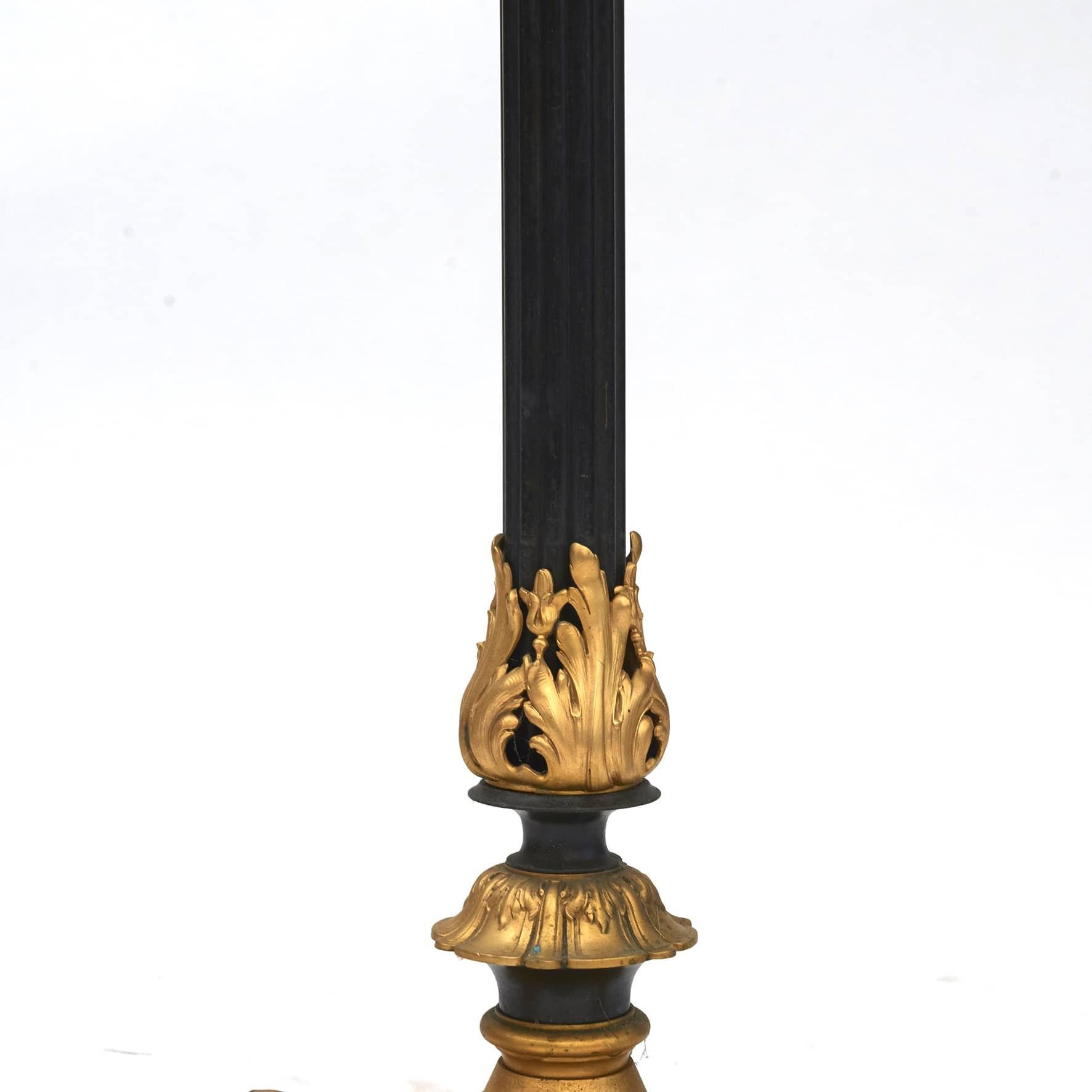 French Louis XVI Style Gilt and Black Painted Bronze Floor Lamp For Sale 3