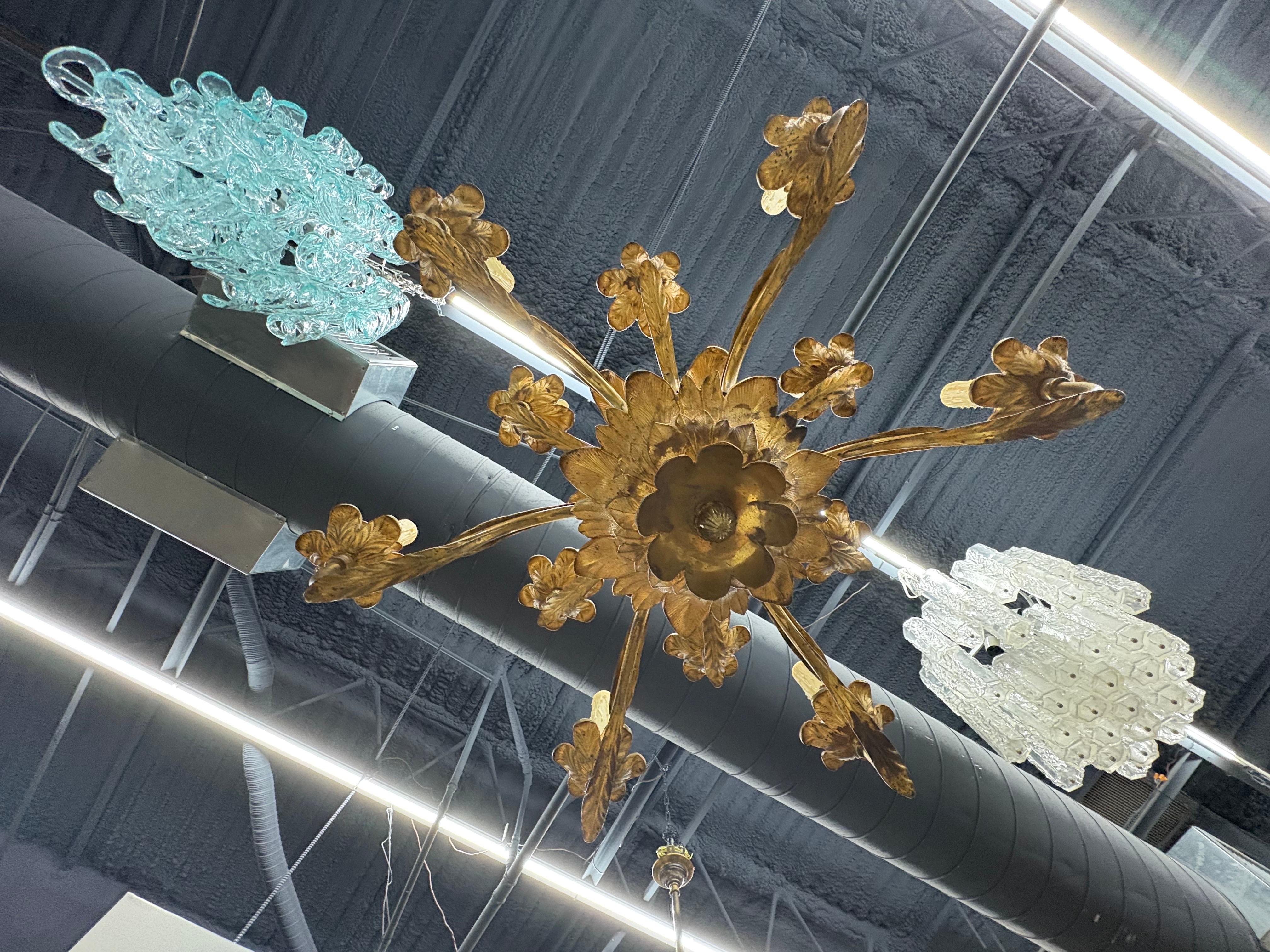 Araña francesa de bronce dorado con forma de palma estilo Luis XVI Bronce en venta