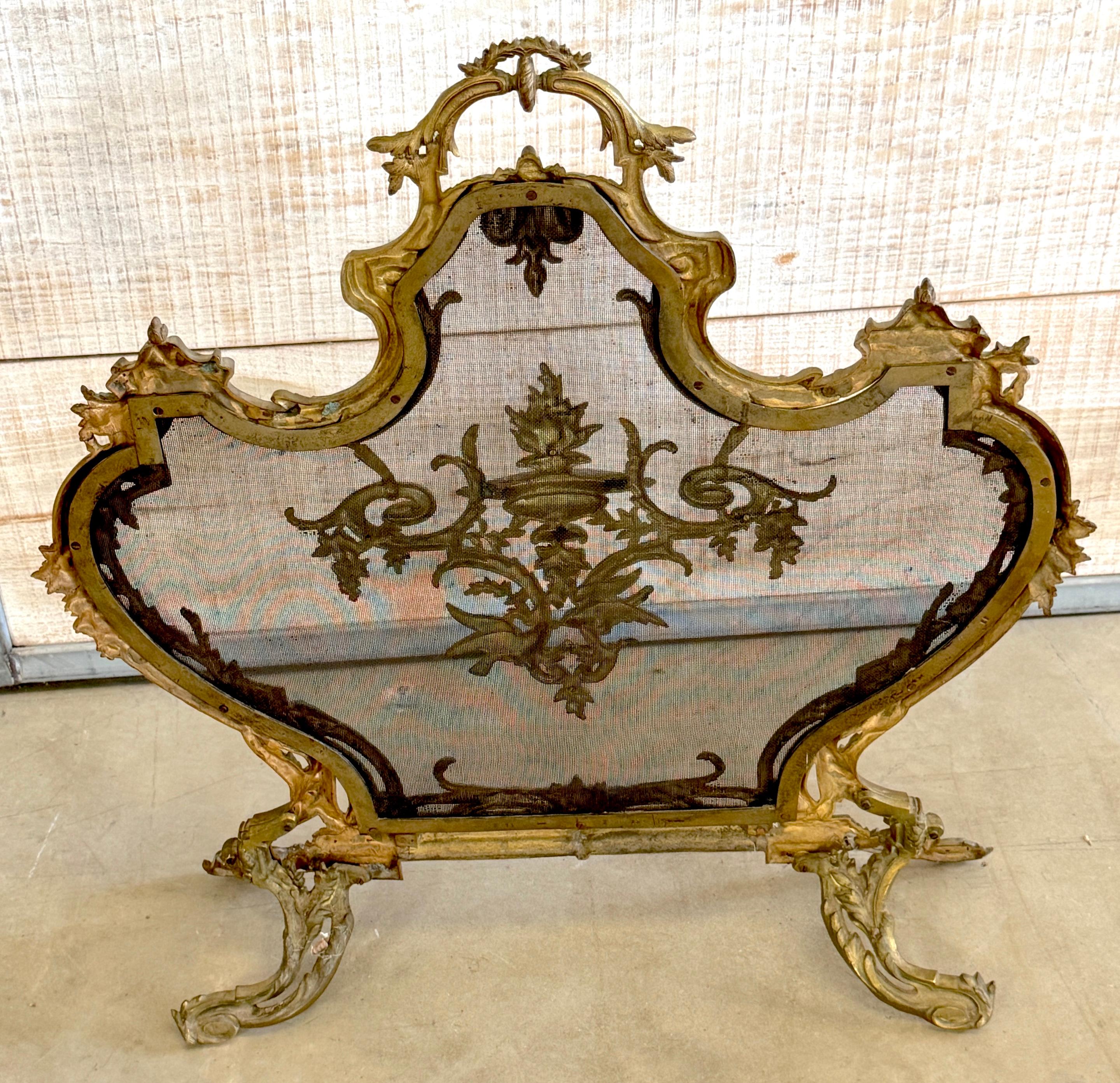 Französisch Louis XVI Stil vergoldet Ormolu geschwärzt Mesh  Klassische Motive Kaminschirm im Angebot 4