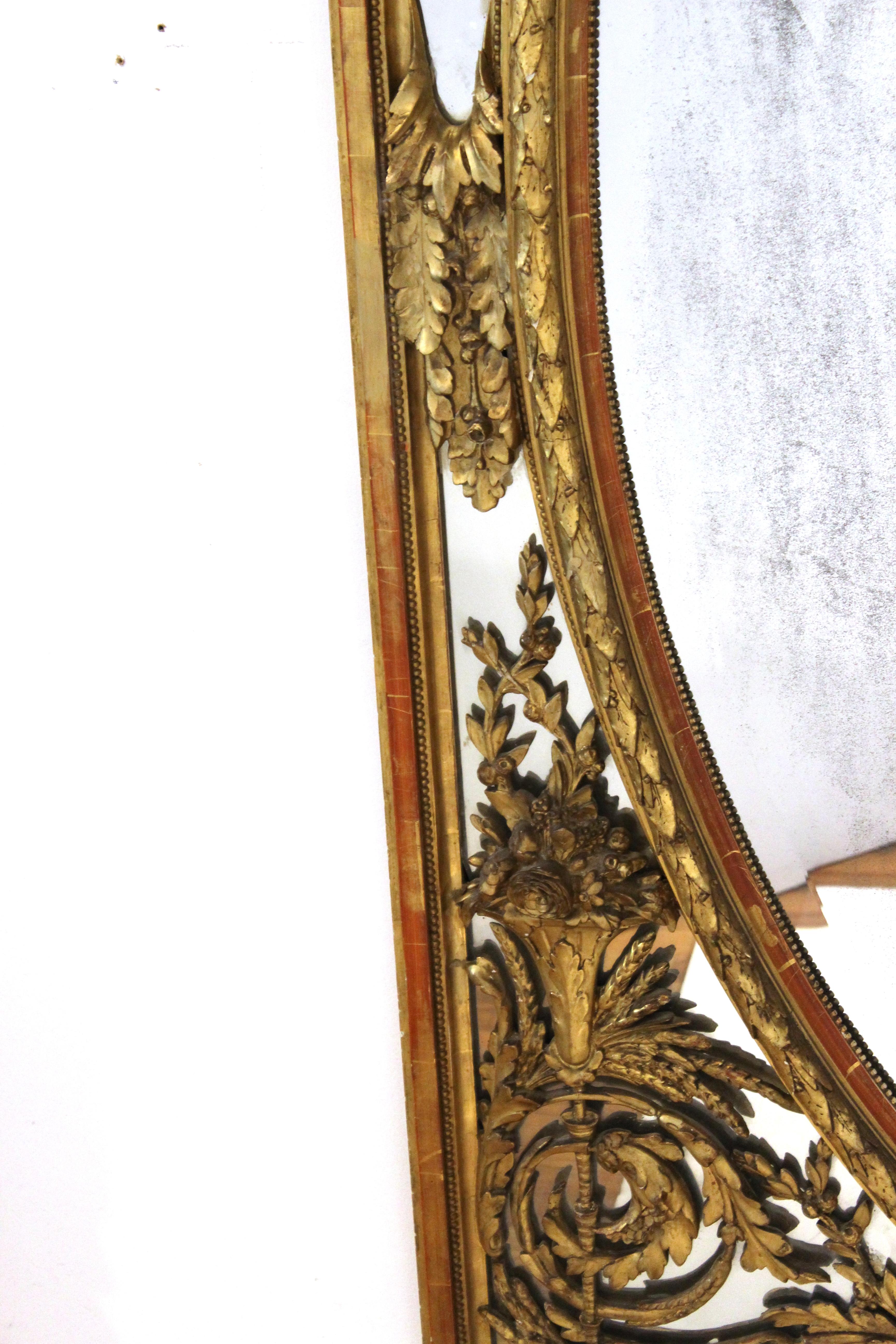 French Louis XVI Style Giltwood Mirror with Putti and Oval Center, 19th Century 3