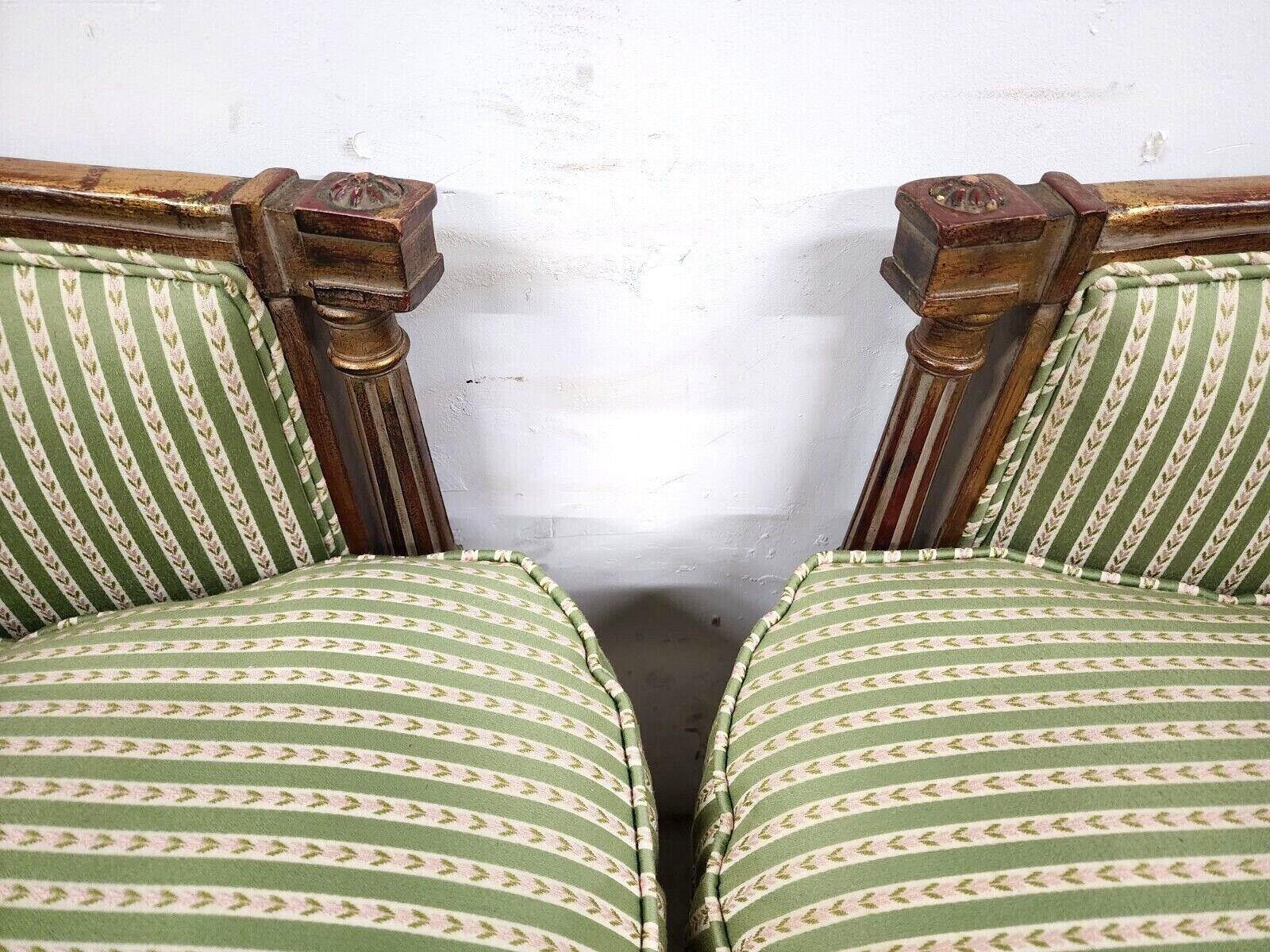 Französische Bergère-Stühle aus Giltwood im Louis-XVI-Stil - 2er-Set im Angebot 5