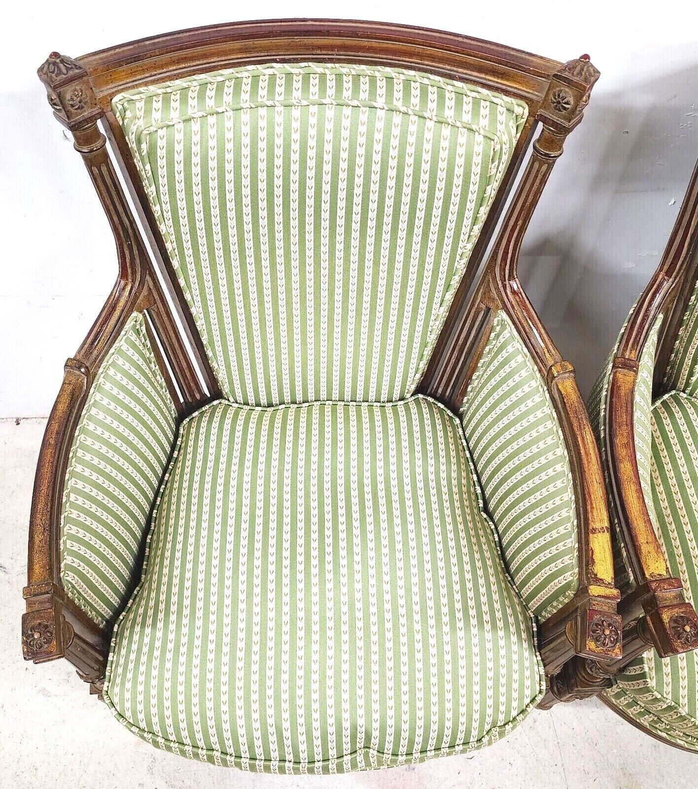 Französische Bergère-Stühle aus Giltwood im Louis-XVI-Stil - 2er-Set im Angebot 2