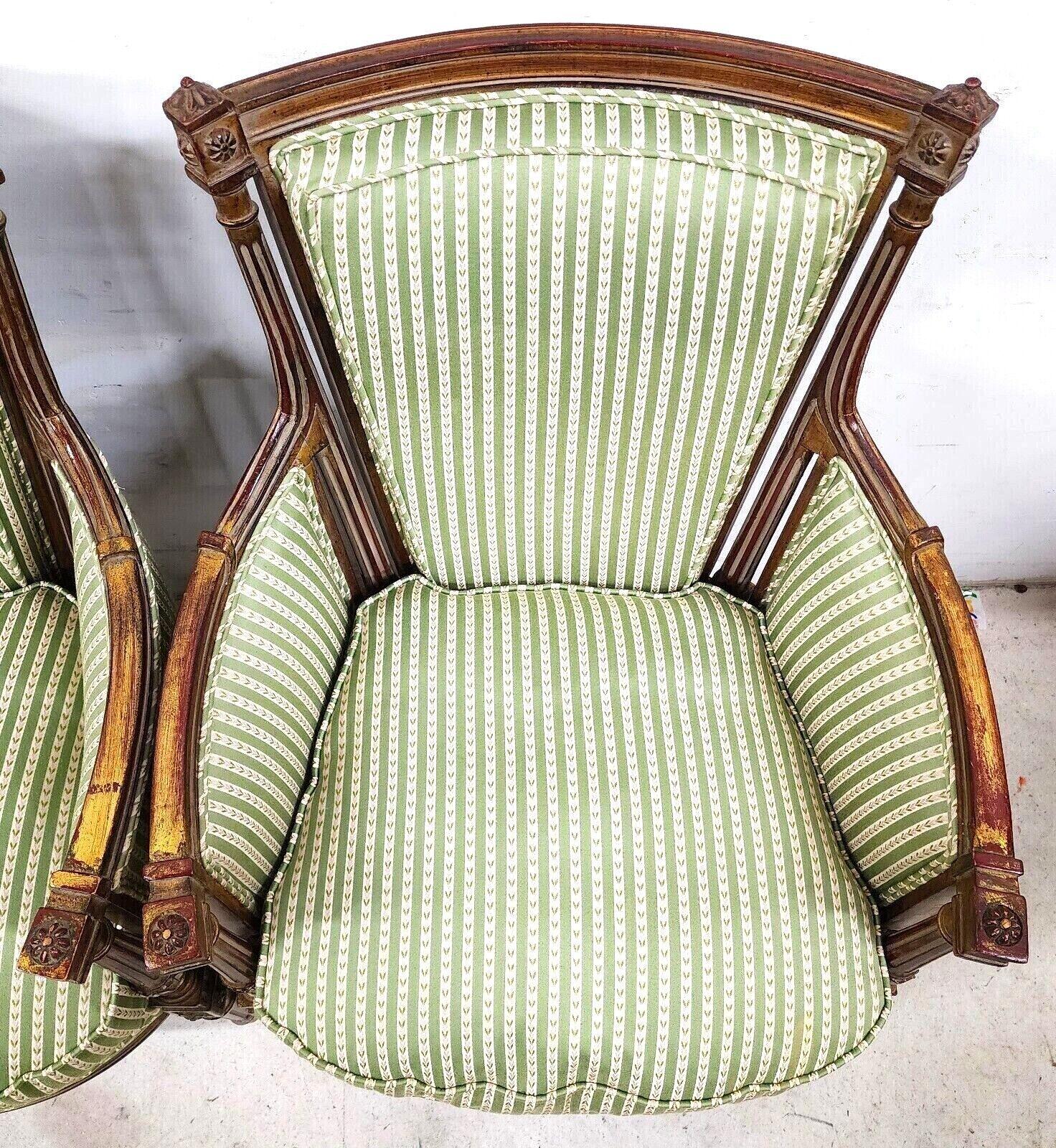 Französische Bergère-Stühle aus Giltwood im Louis-XVI-Stil - 2er-Set im Angebot 3