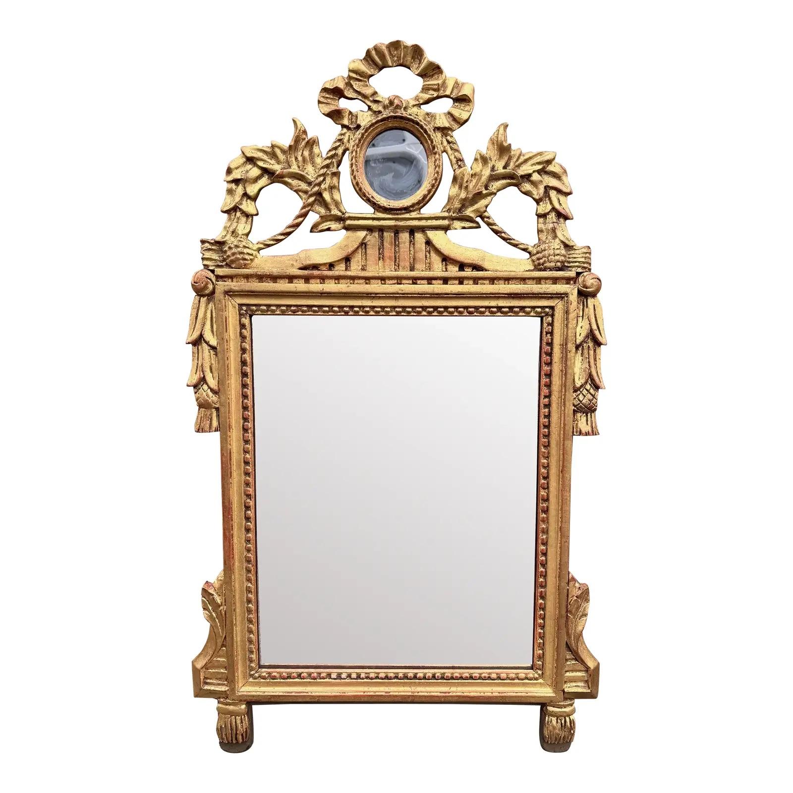 Specchio francese in legno dorato in stile Luigi XVI in vendita 2