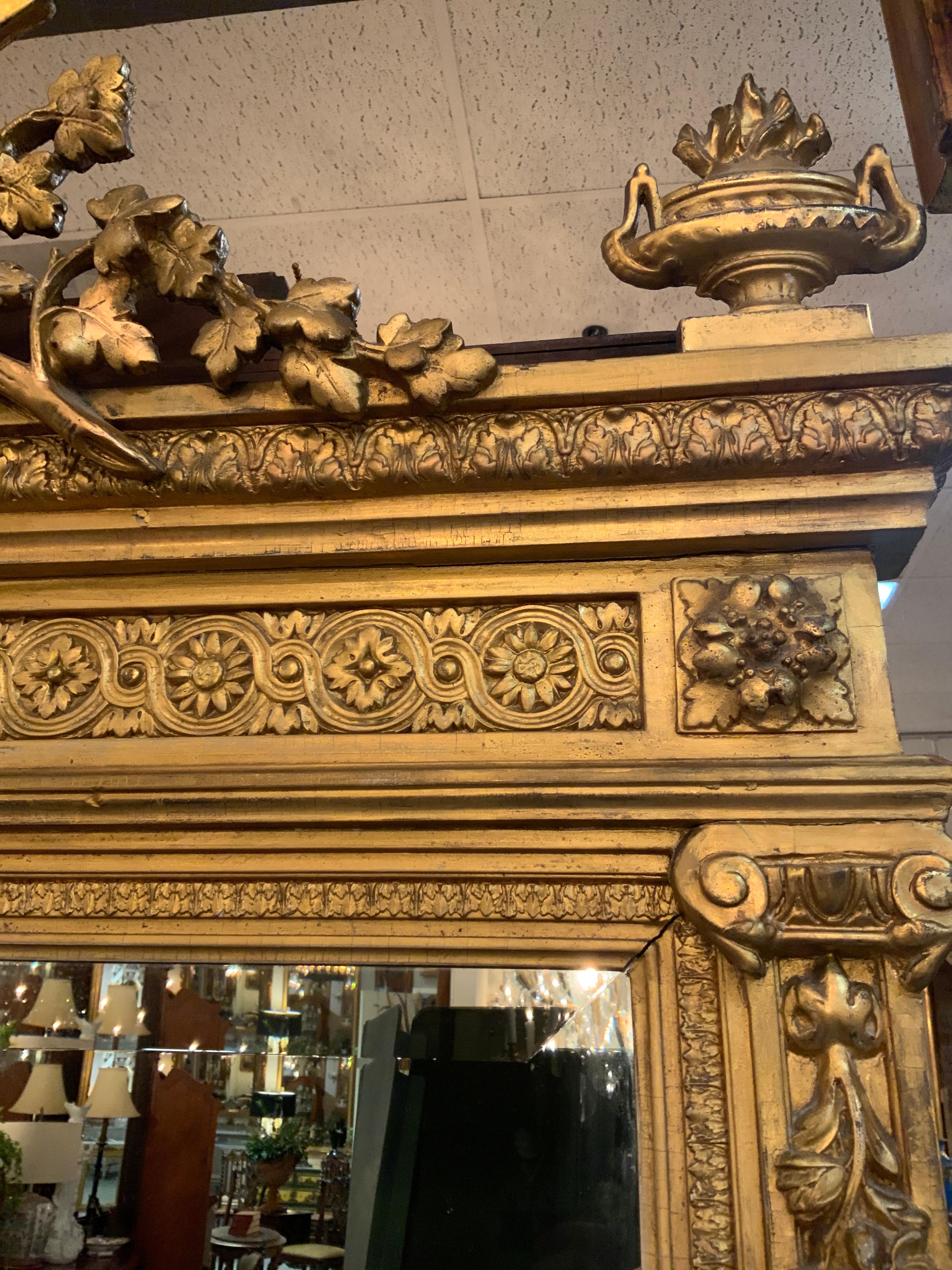 Französisch Louis XVI-Stil Giltwood Spiegel mit abgeschrägter Platte, Korb mit Foliate im Angebot 5