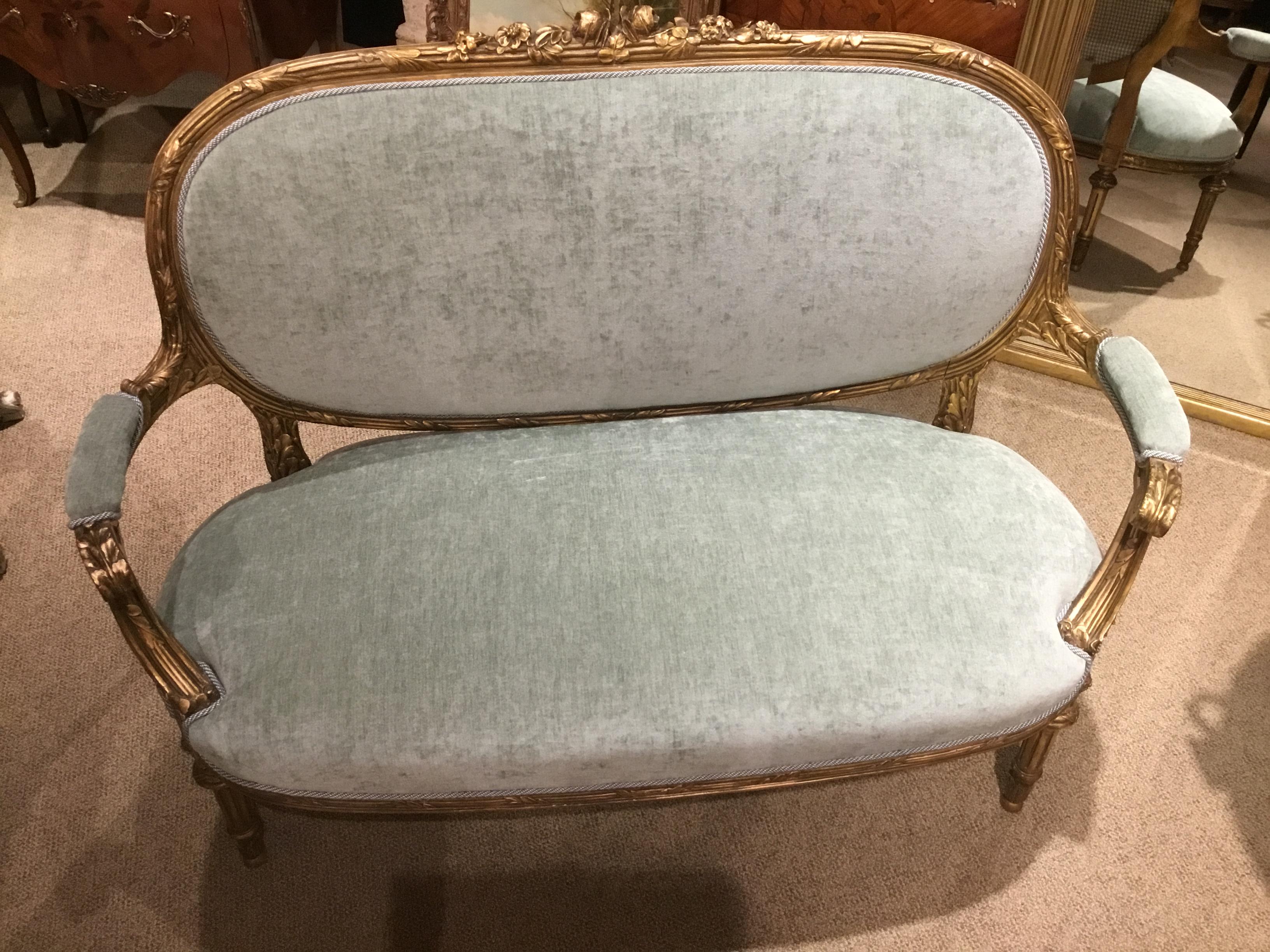 French Louis XVI-Style Giltwood Settee or Loveseat, New Upholstery In Good Condition In Houston, TX