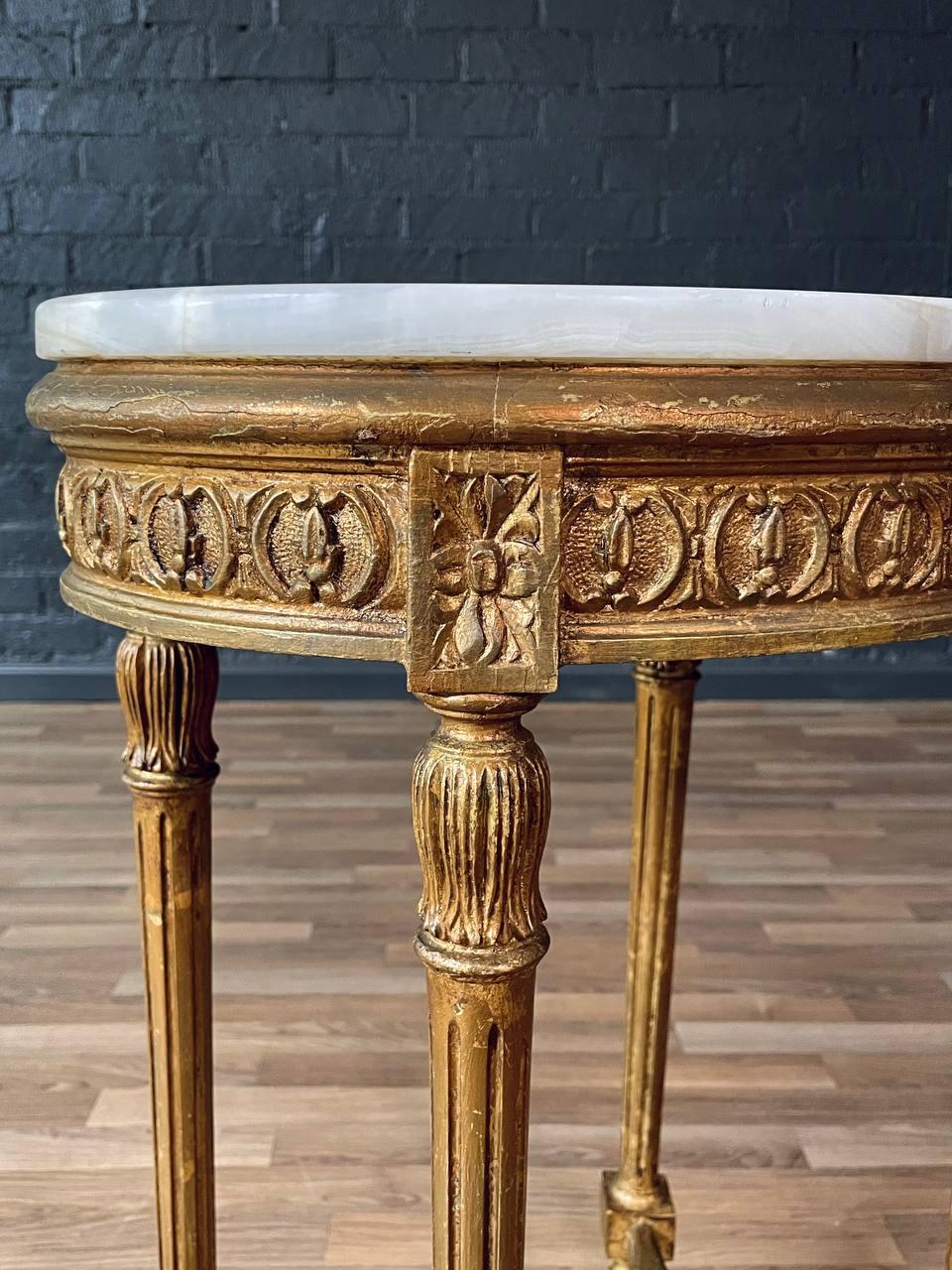 Französischer Louis XVI Stil Giltwood Beistelltisch mit ovaler Onyxplatte im Angebot 2