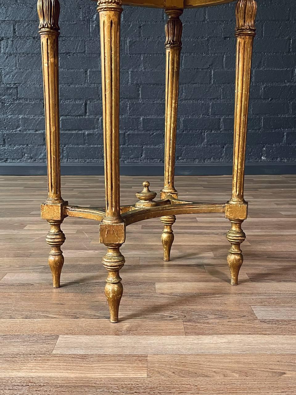 Französischer Louis XVI Stil Giltwood Beistelltisch mit ovaler Onyxplatte im Angebot 3