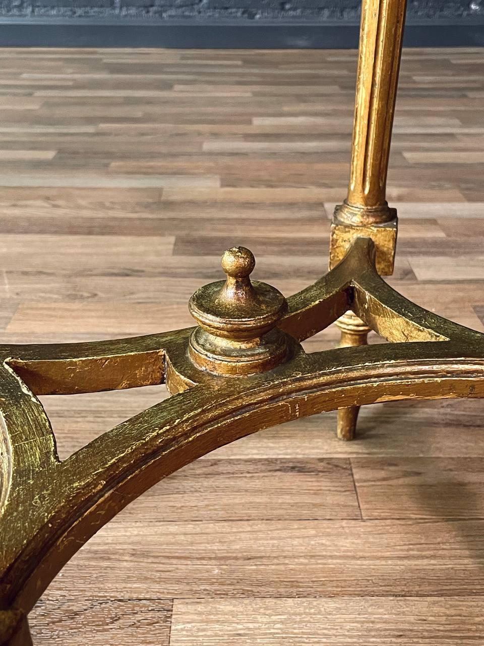Französischer Louis XVI Stil Giltwood Beistelltisch mit ovaler Onyxplatte im Angebot 4