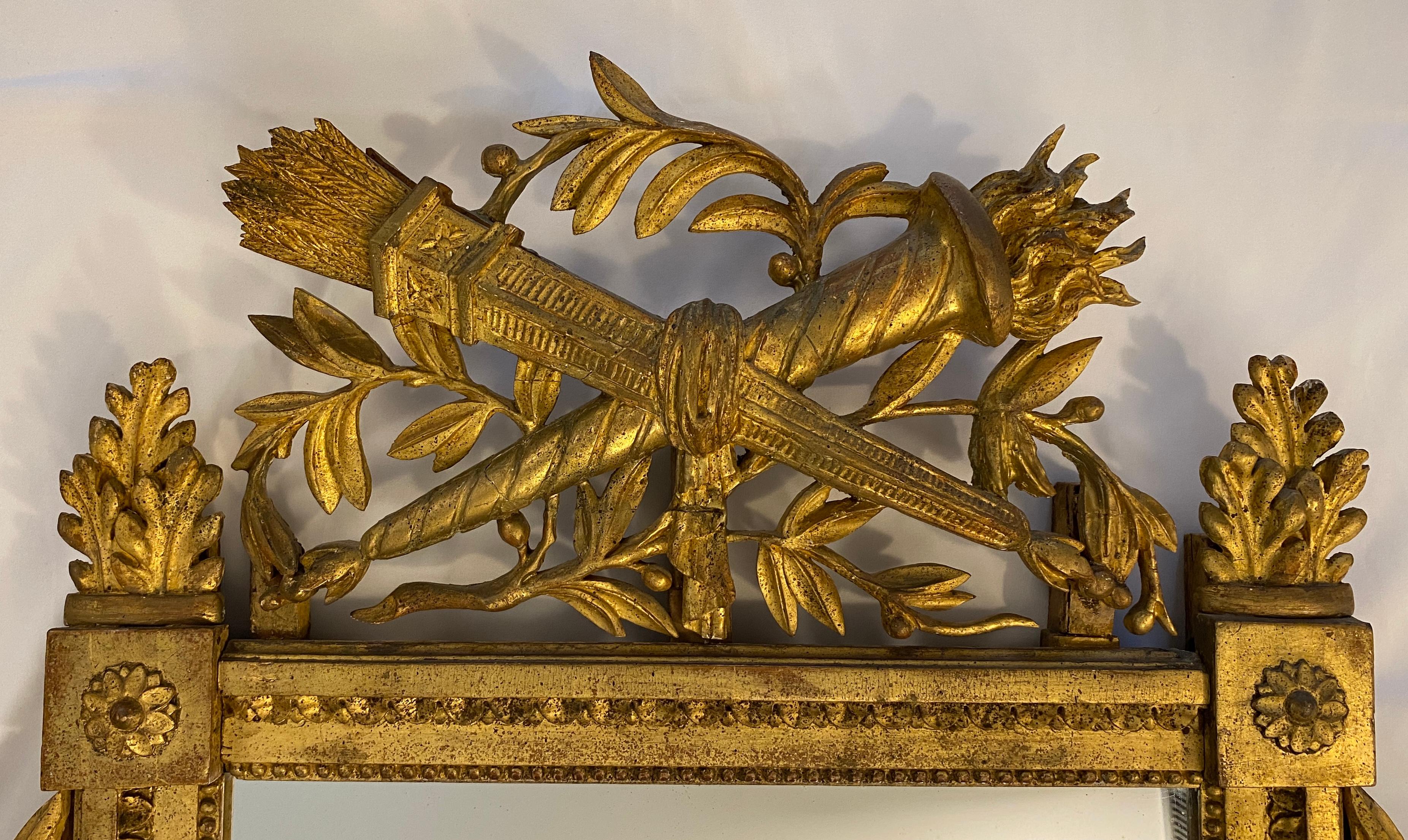 Miroir mural français de style Louis XVI en bois doré en vente 4