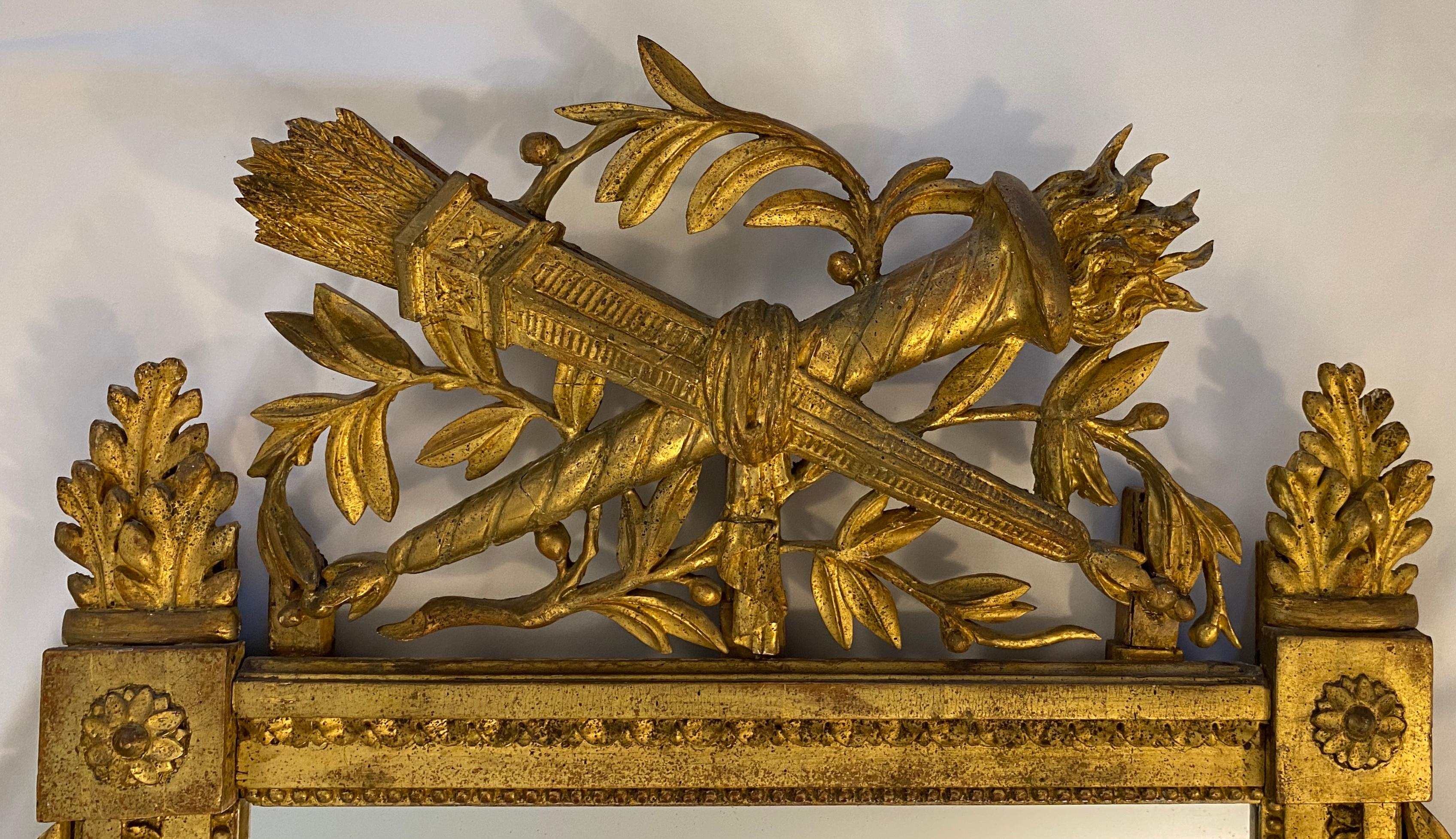 Miroir mural français de style Louis XVI en bois doré en vente 3