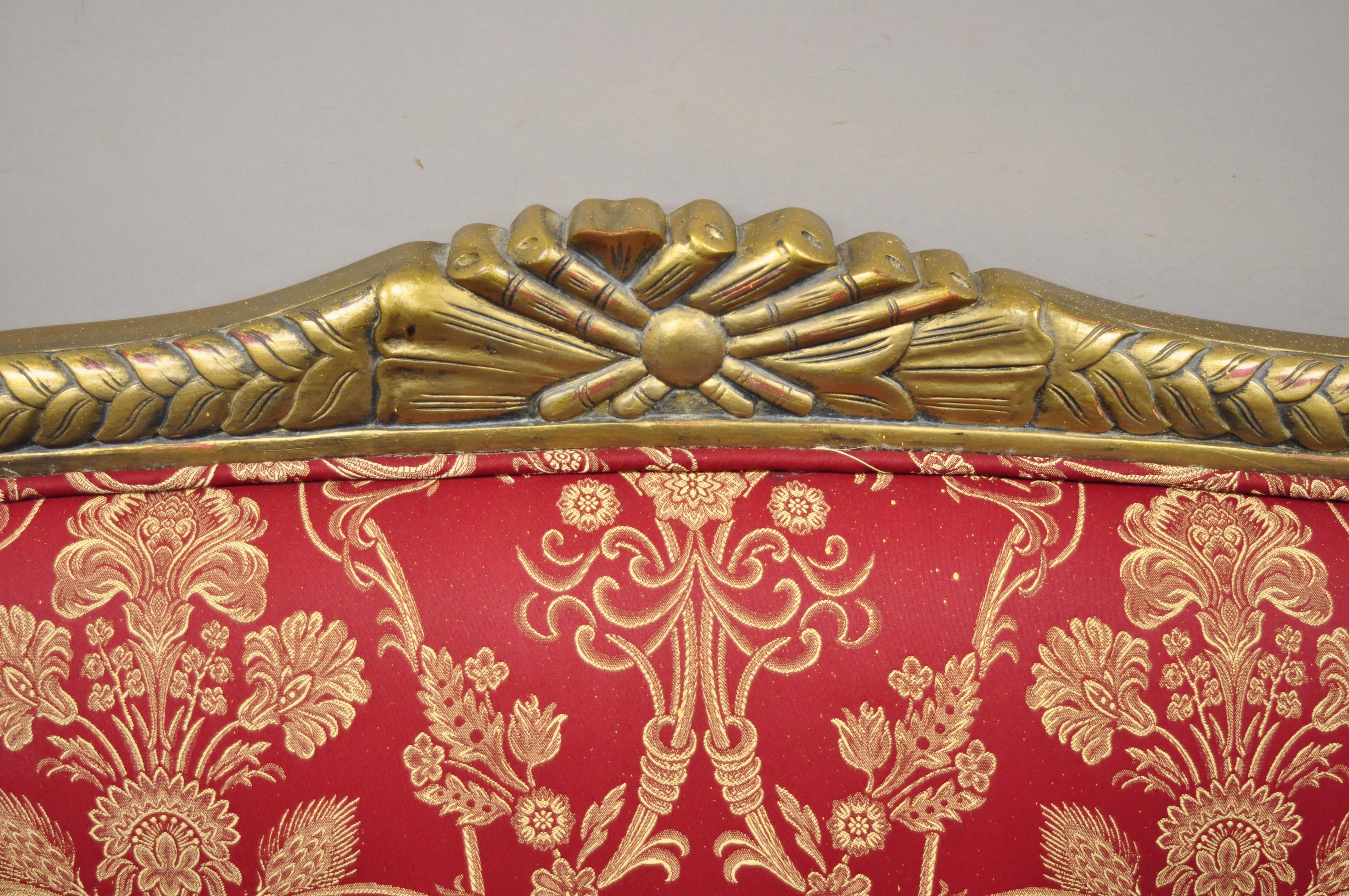 Gepolstertes Sofa/Liegesessel im Louis-XVI-Stil, Goldrot, Loveseat (Moderne der Mitte des Jahrhunderts) im Angebot